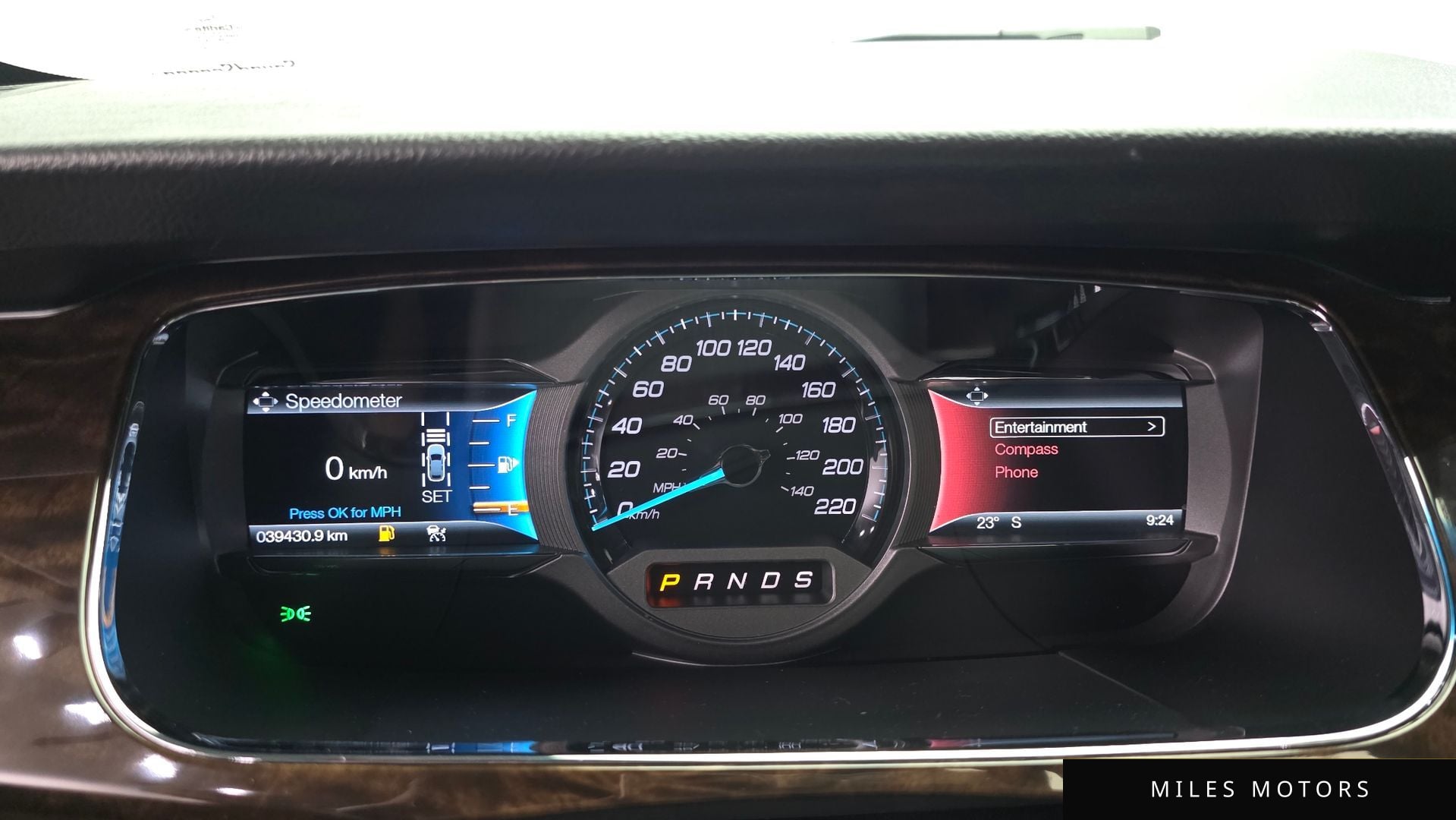 Ford Taurus 2017 — миниатюра 11