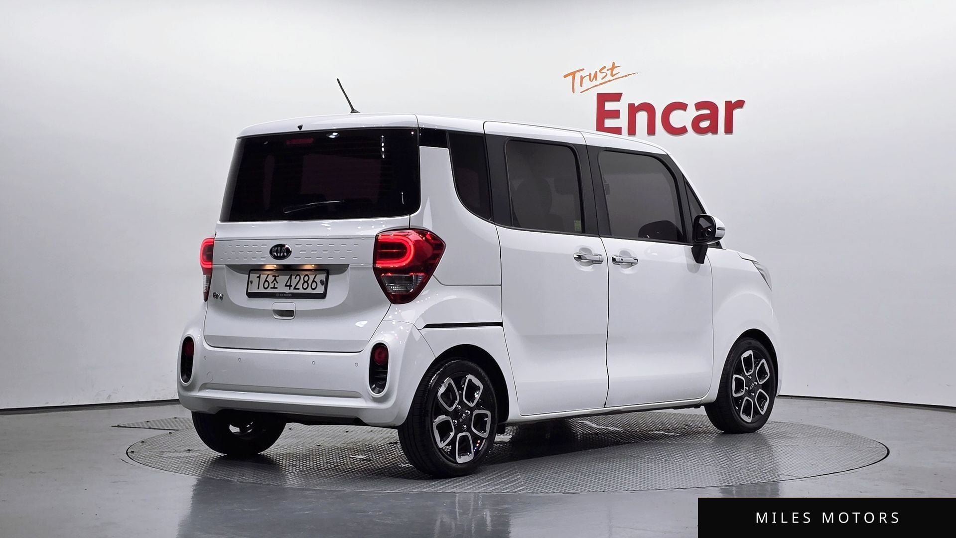 Kia RAY 2018 — фото 1 из 12