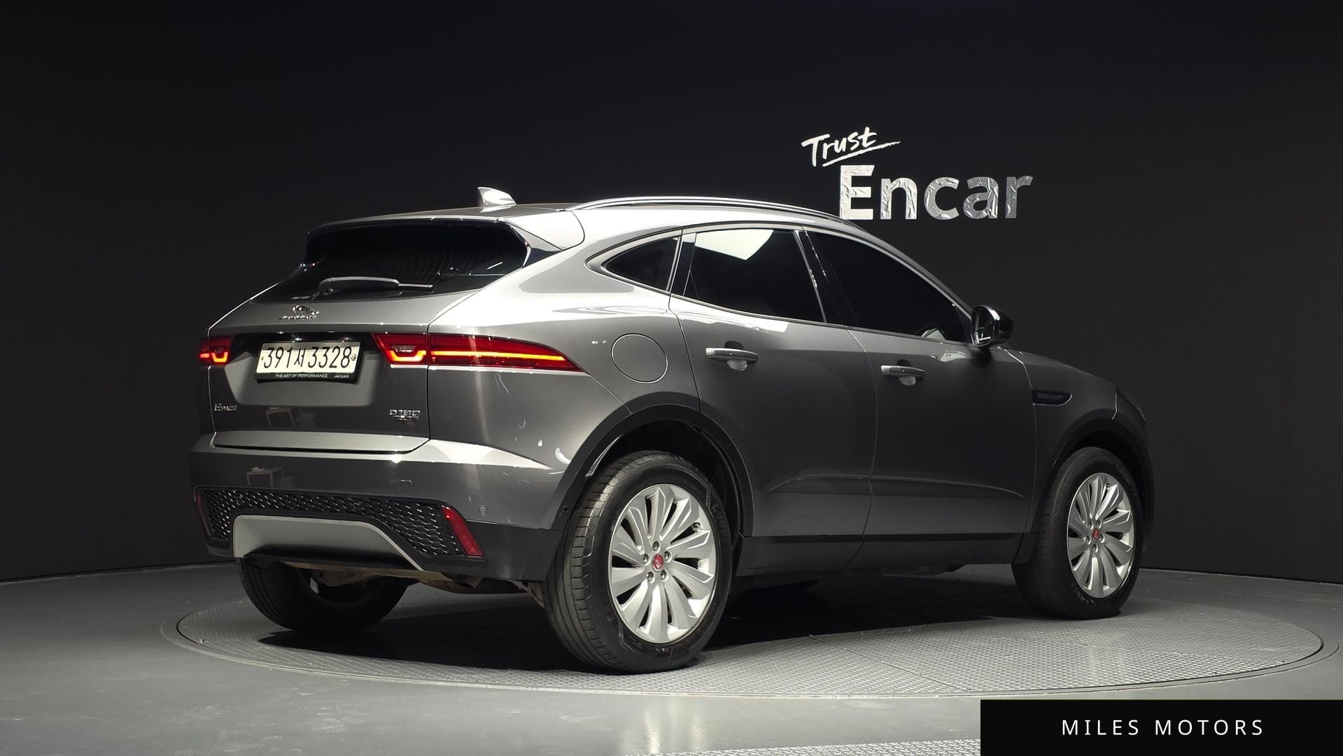 Jaguar E-PACE 2019 — миниатюра 2