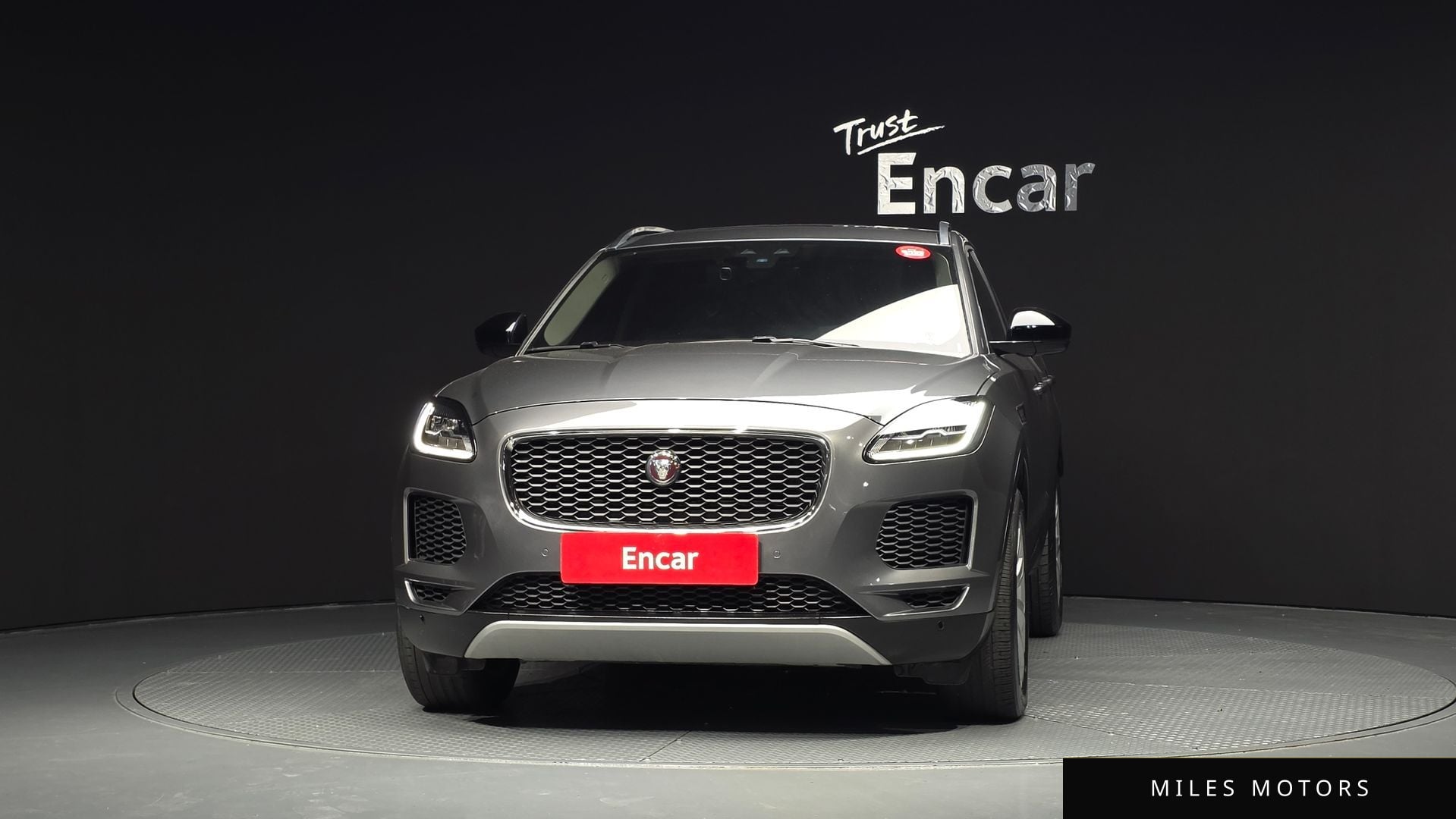 Jaguar E-PACE 2019 — миниатюра 3