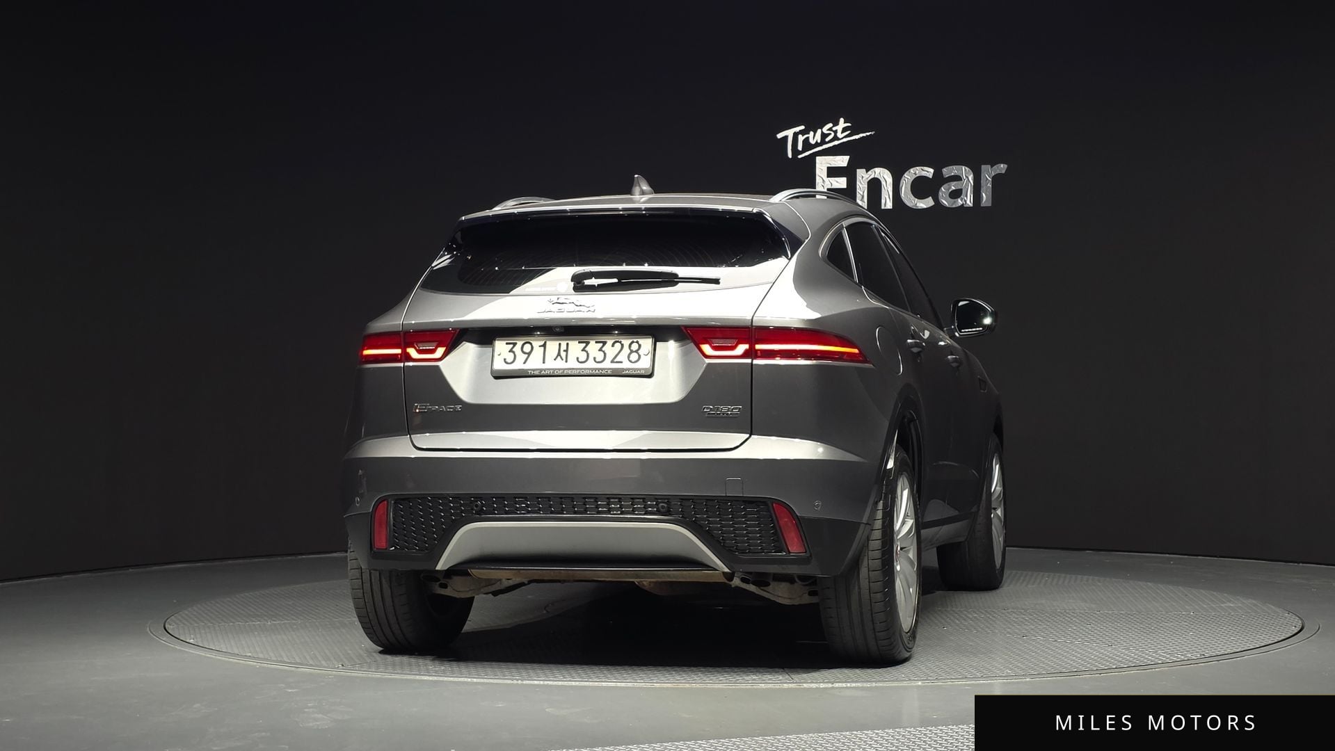 Jaguar E-PACE 2019 — миниатюра 4