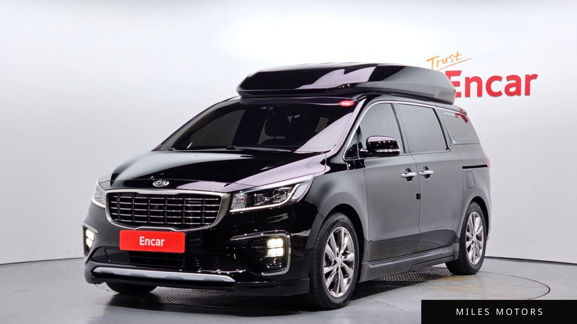 Kia Canival 2020 — фото 1 из 12