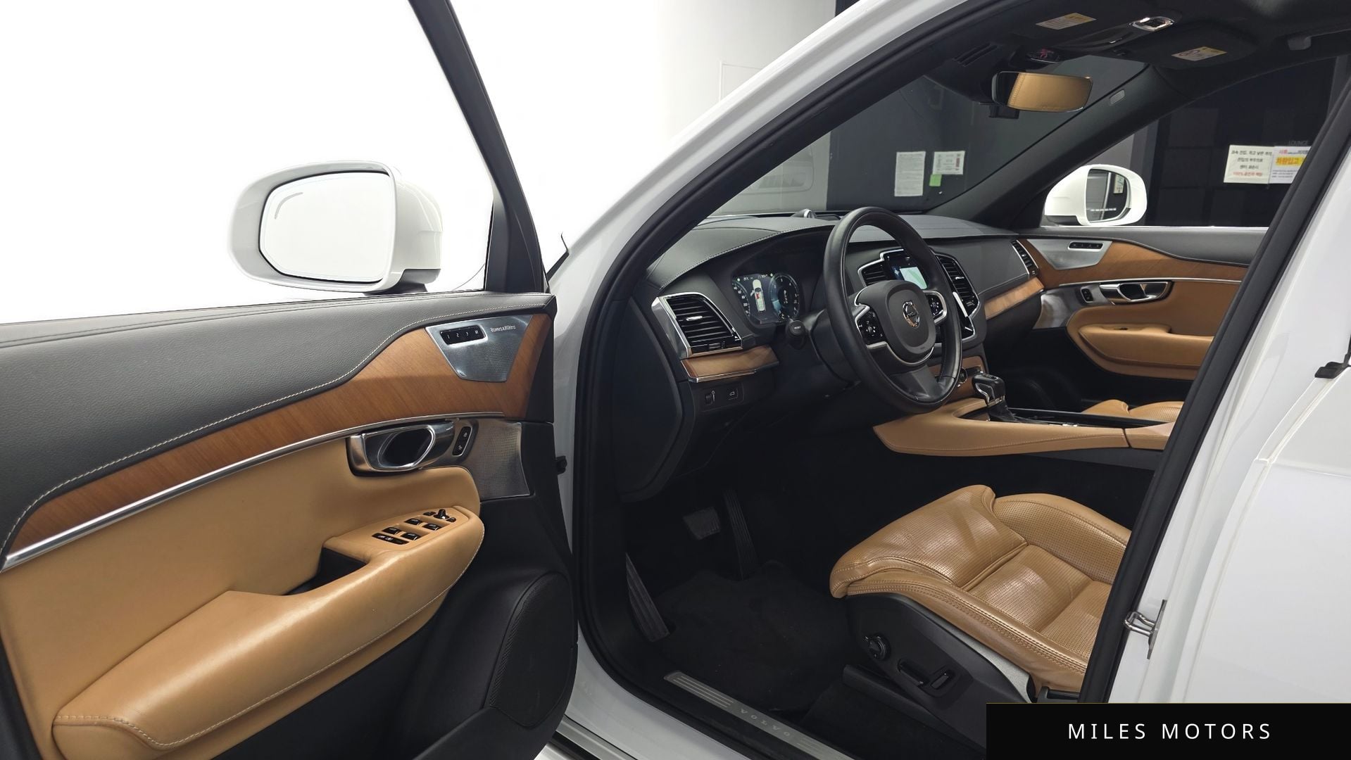 Volvo XC90 2019 — миниатюра 10