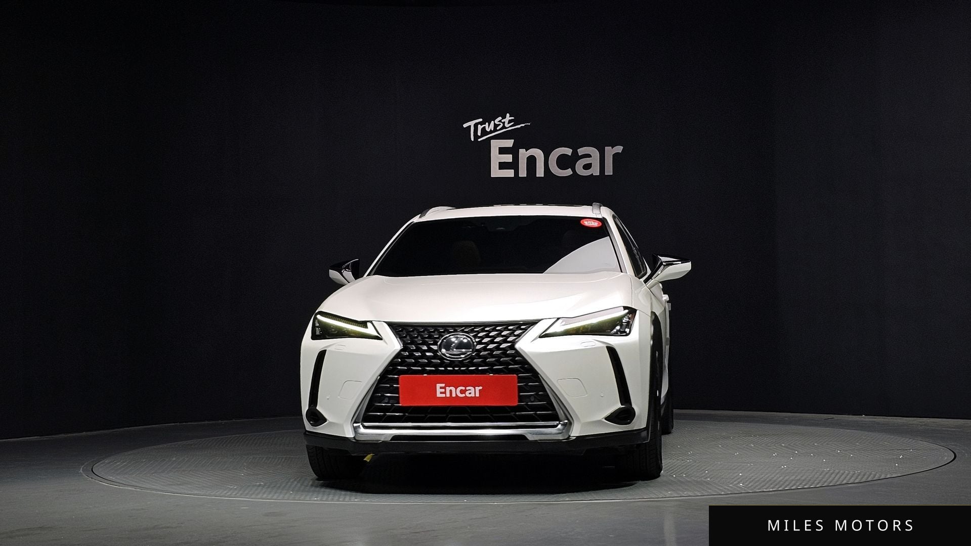 Лексус UX250h 2023 — миниатюра 3