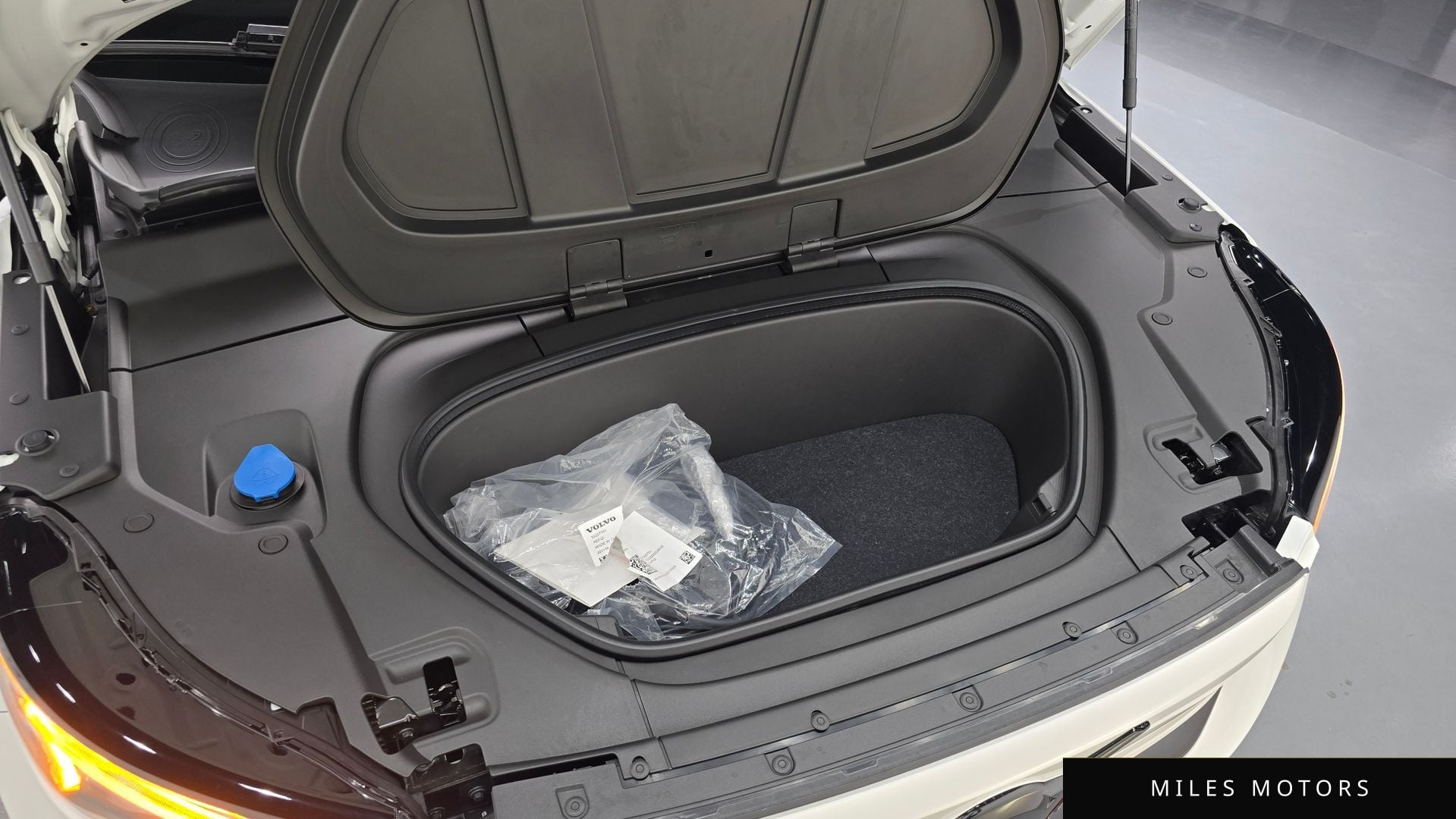 Volvo C40 2023 — миниатюра 5