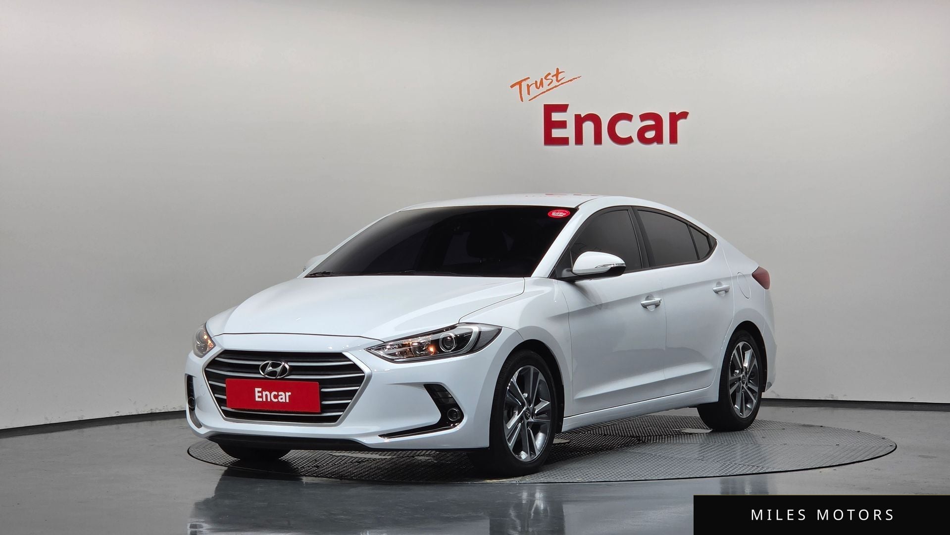 Hyundai AVANTE 2018 — фото 1 из 12