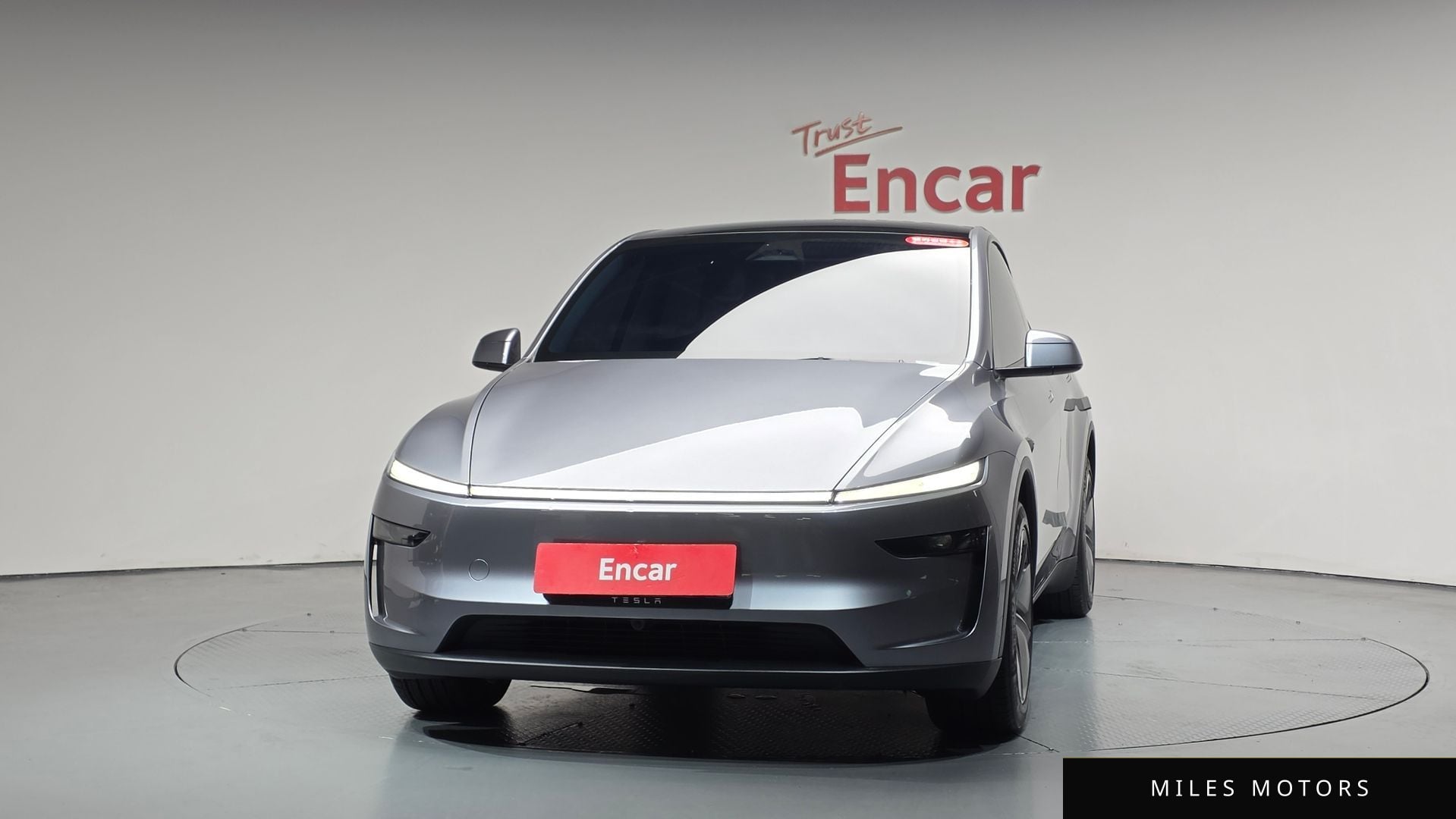 Tesla Model Y 2025 — миниатюра 2