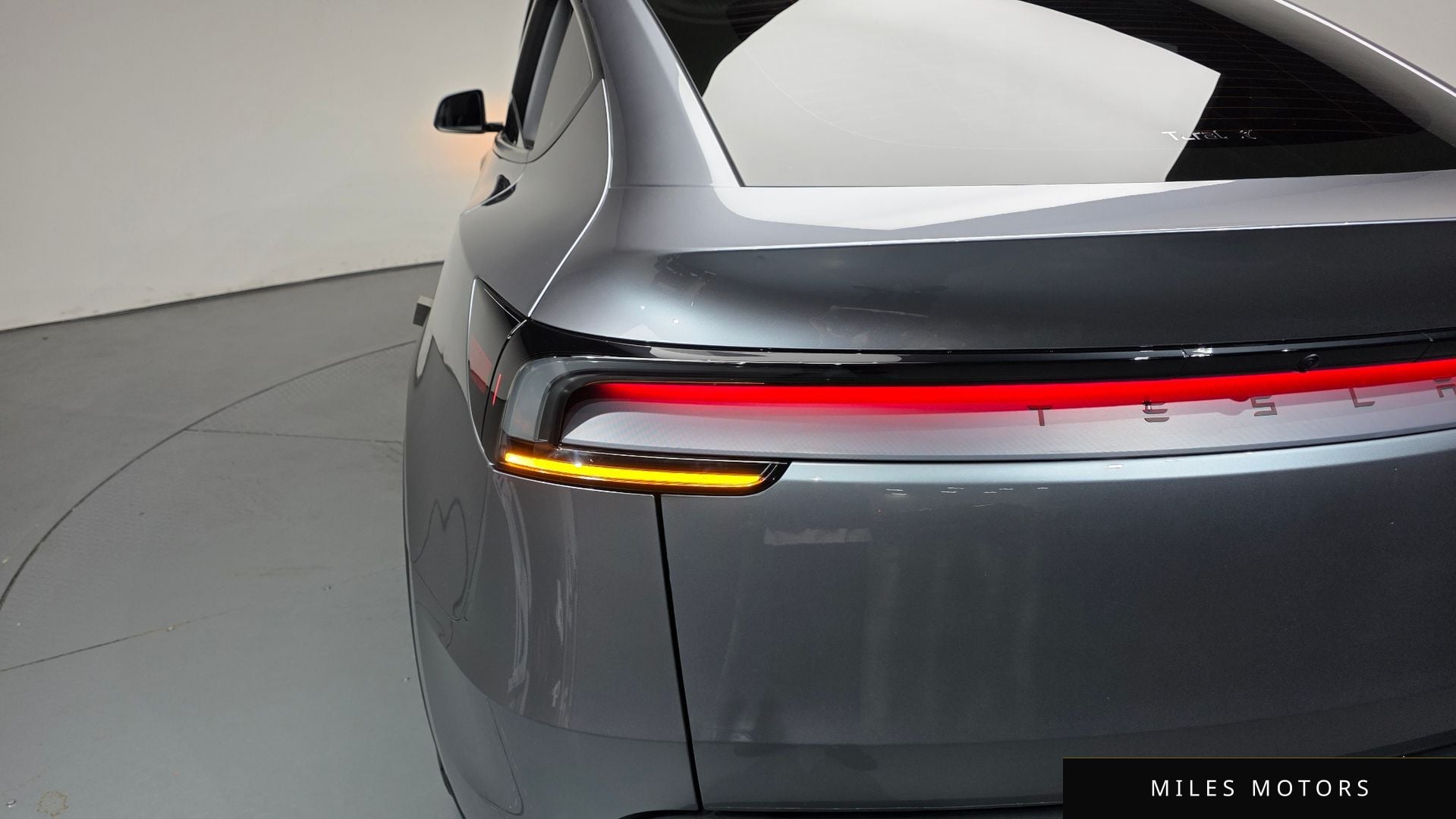 Tesla Model Y 2025 — миниатюра 8
