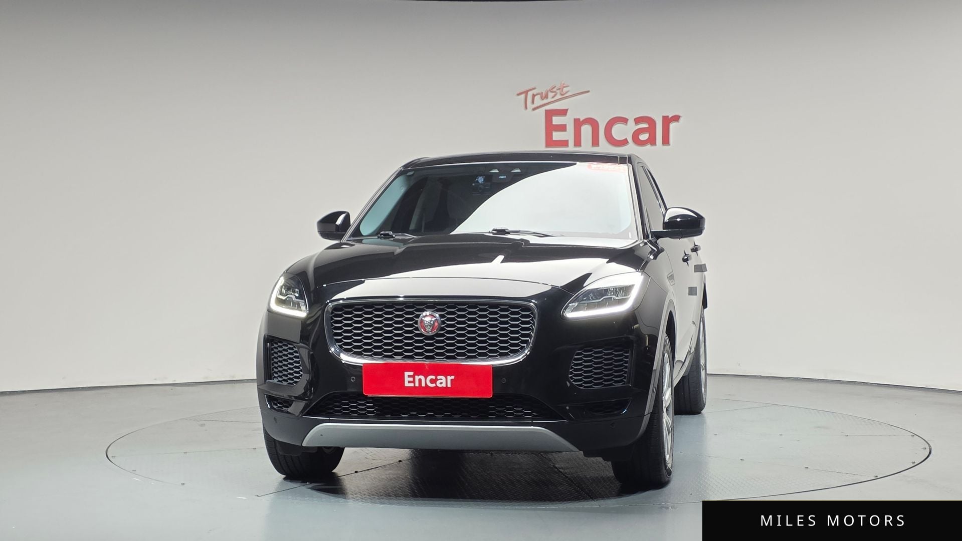 Jaguar E-PACE 2018 — миниатюра 2