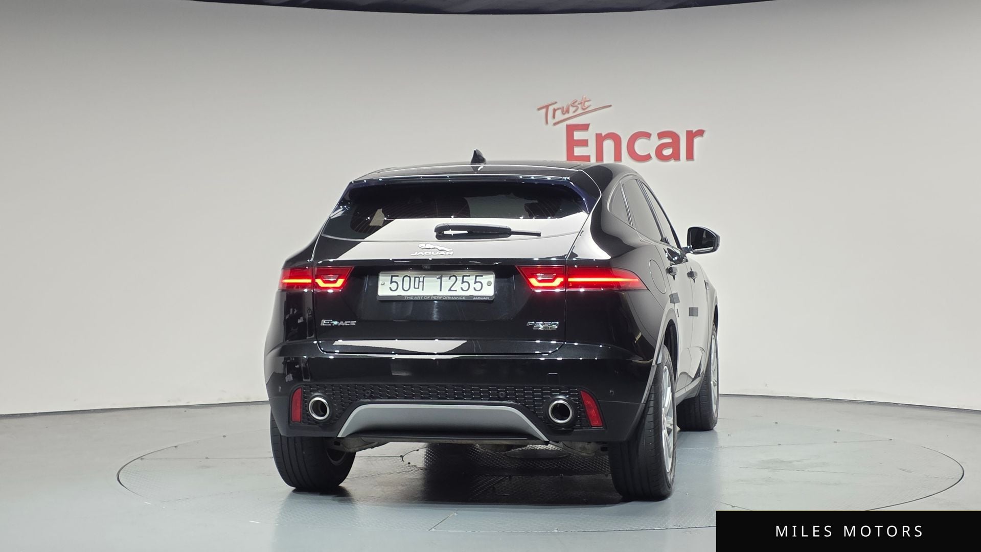 Jaguar E-PACE 2018 — миниатюра 3