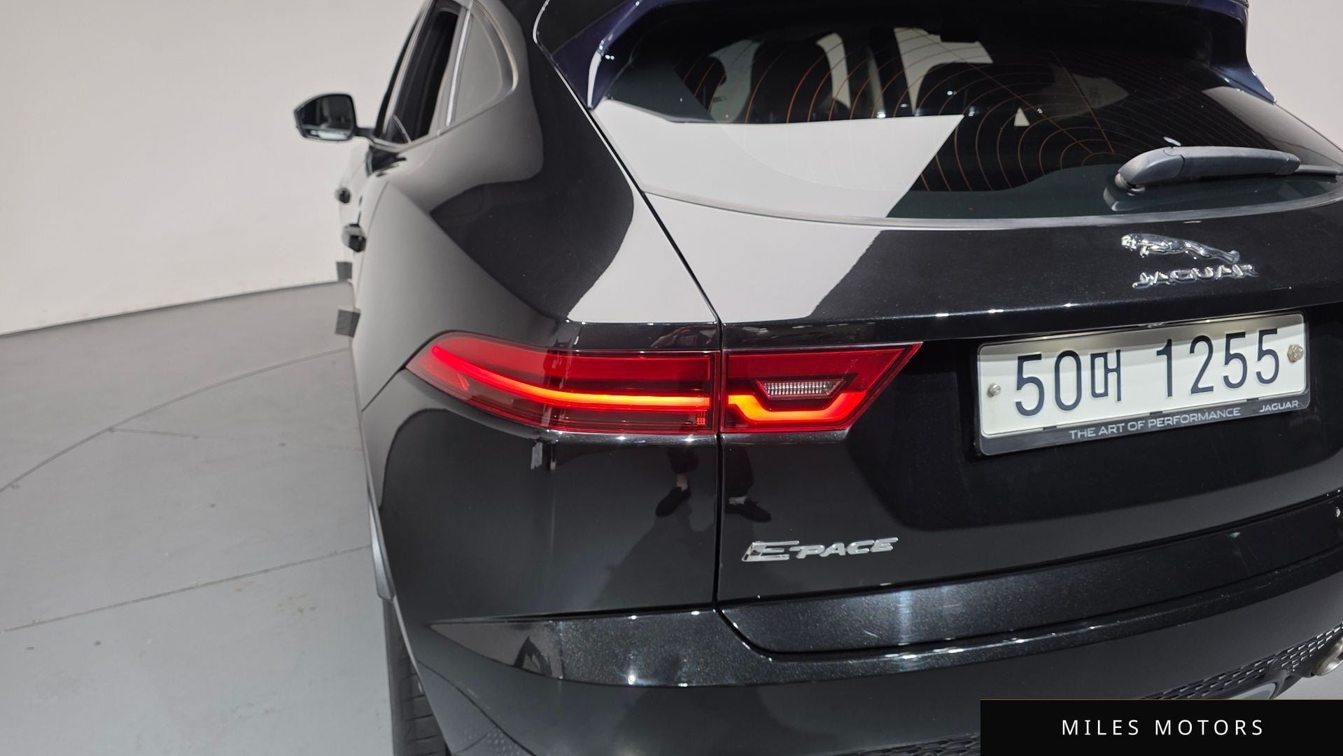 Jaguar E-PACE 2018 — миниатюра 8