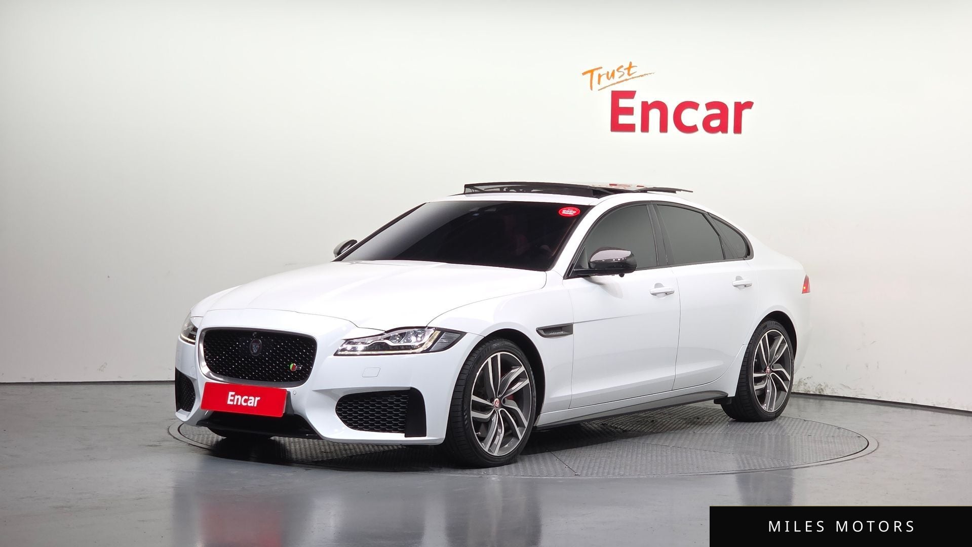 Jaguar XF (X260) 2017 — фото 1 из 12