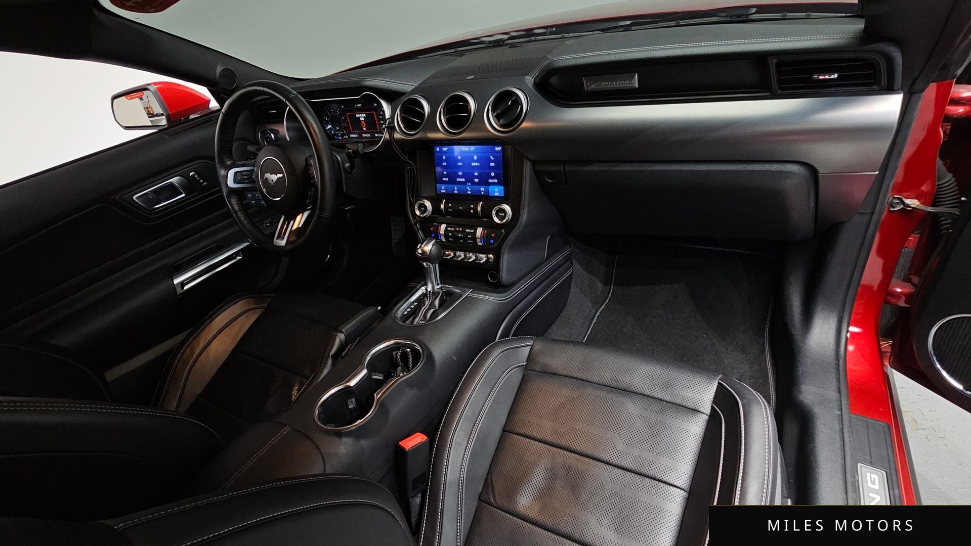Ford Mustang 2022 — миниатюра 9