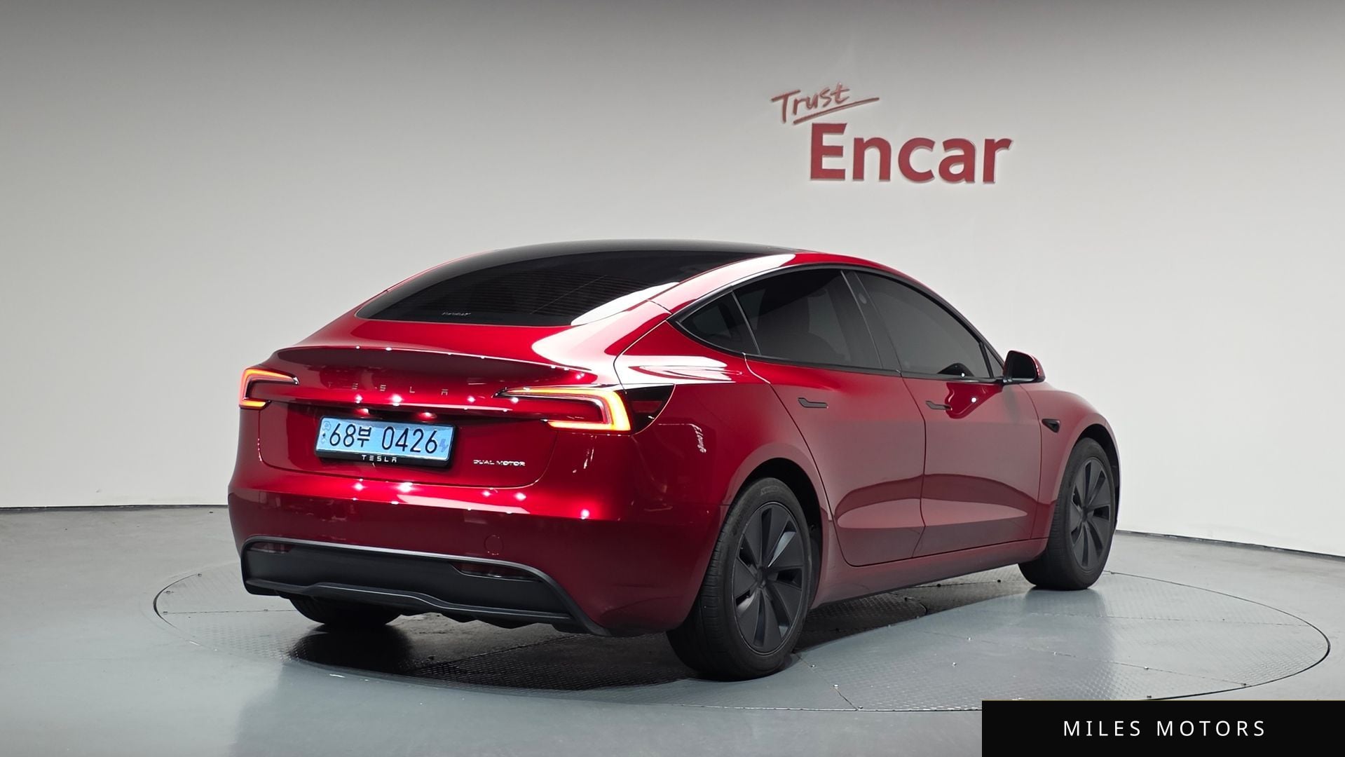 Tesla Model 3 2024 — фото 1 из 12