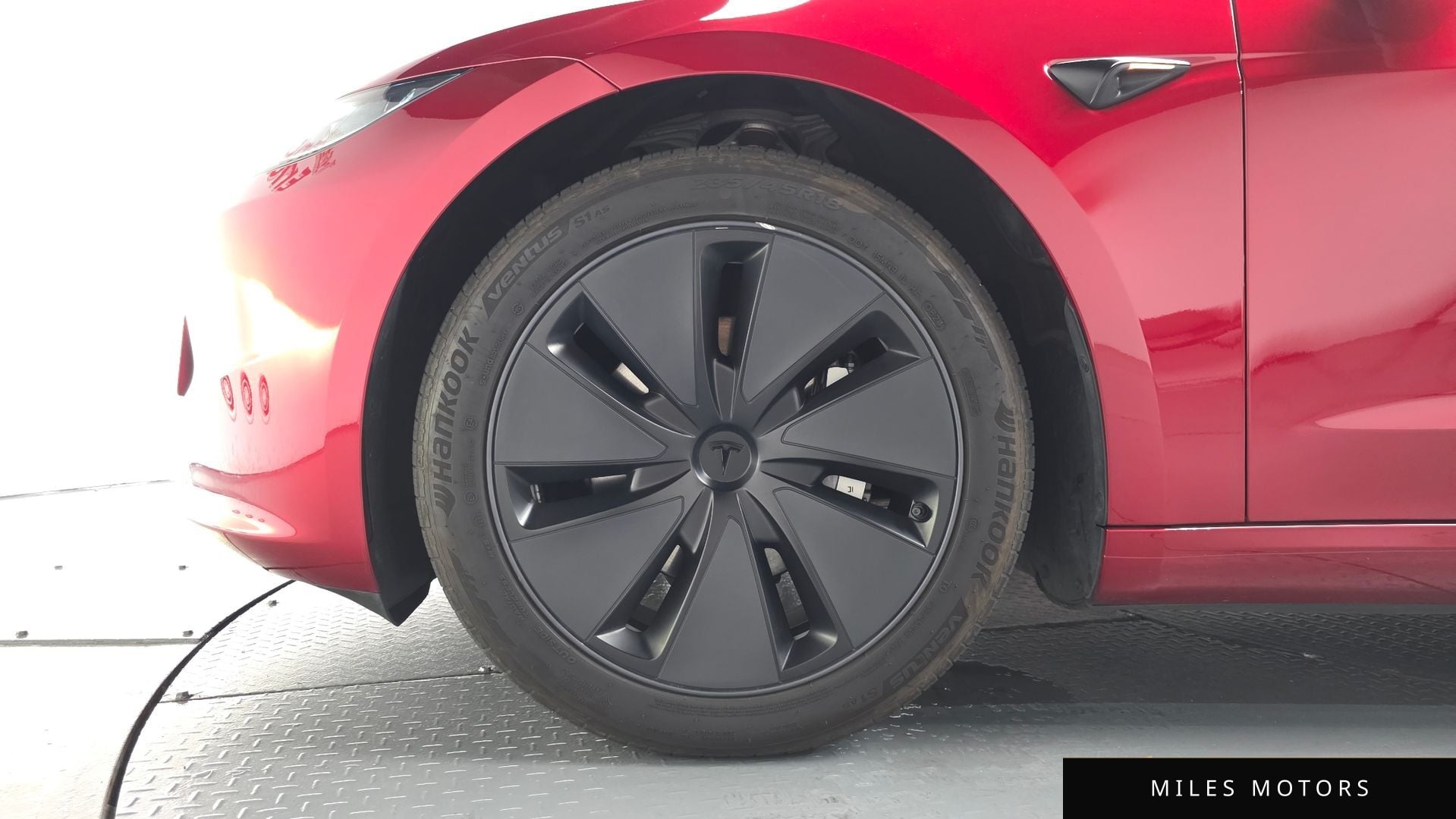Tesla Model 3 2024 — миниатюра 4