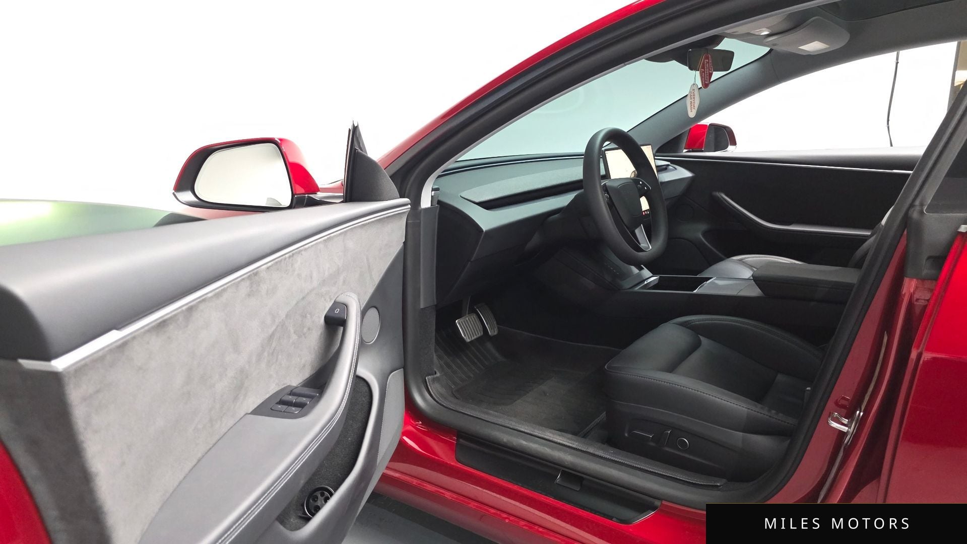 Tesla Model 3 2024 — миниатюра 12