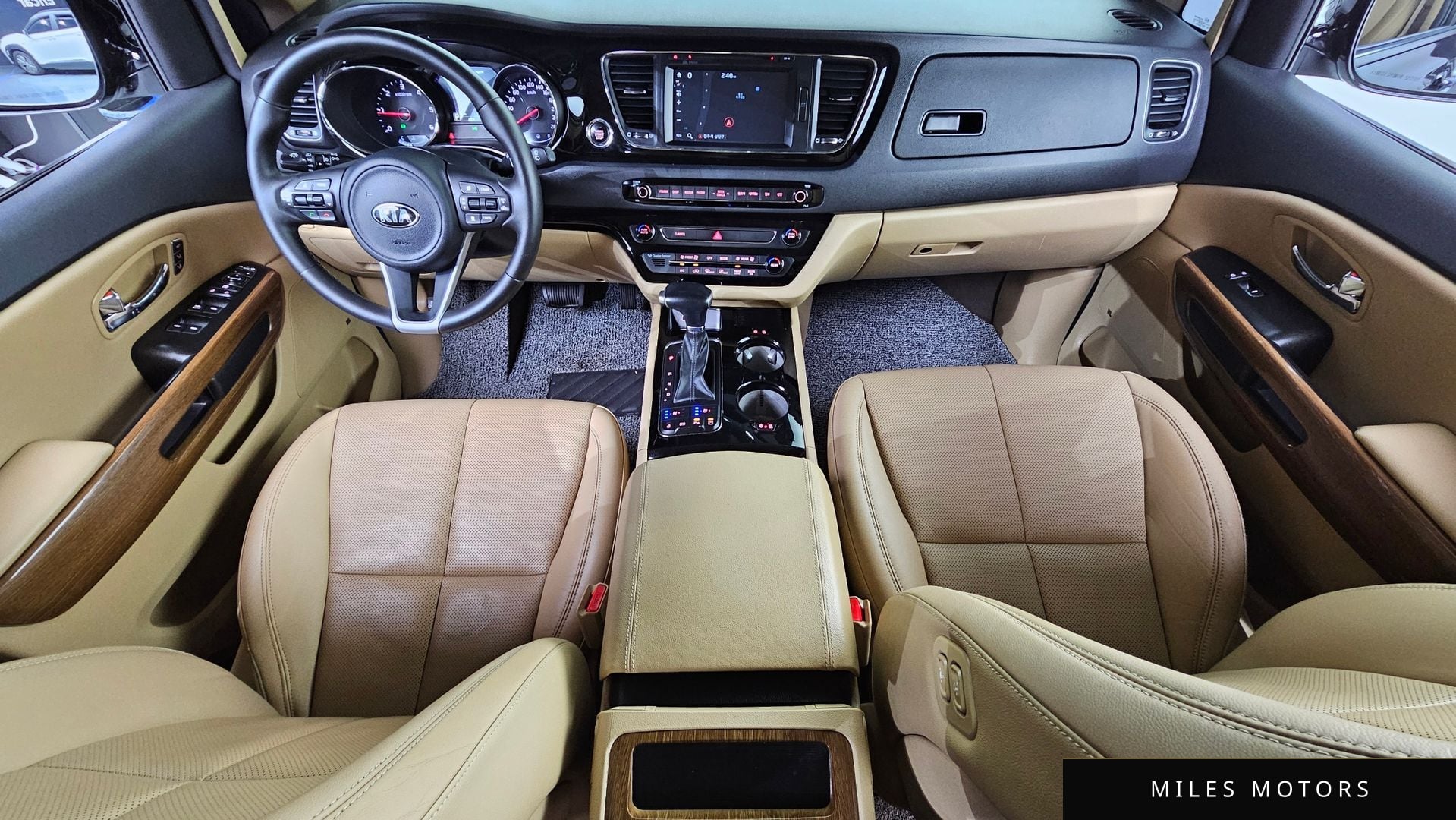 Kia Canival 2018 — миниатюра 10