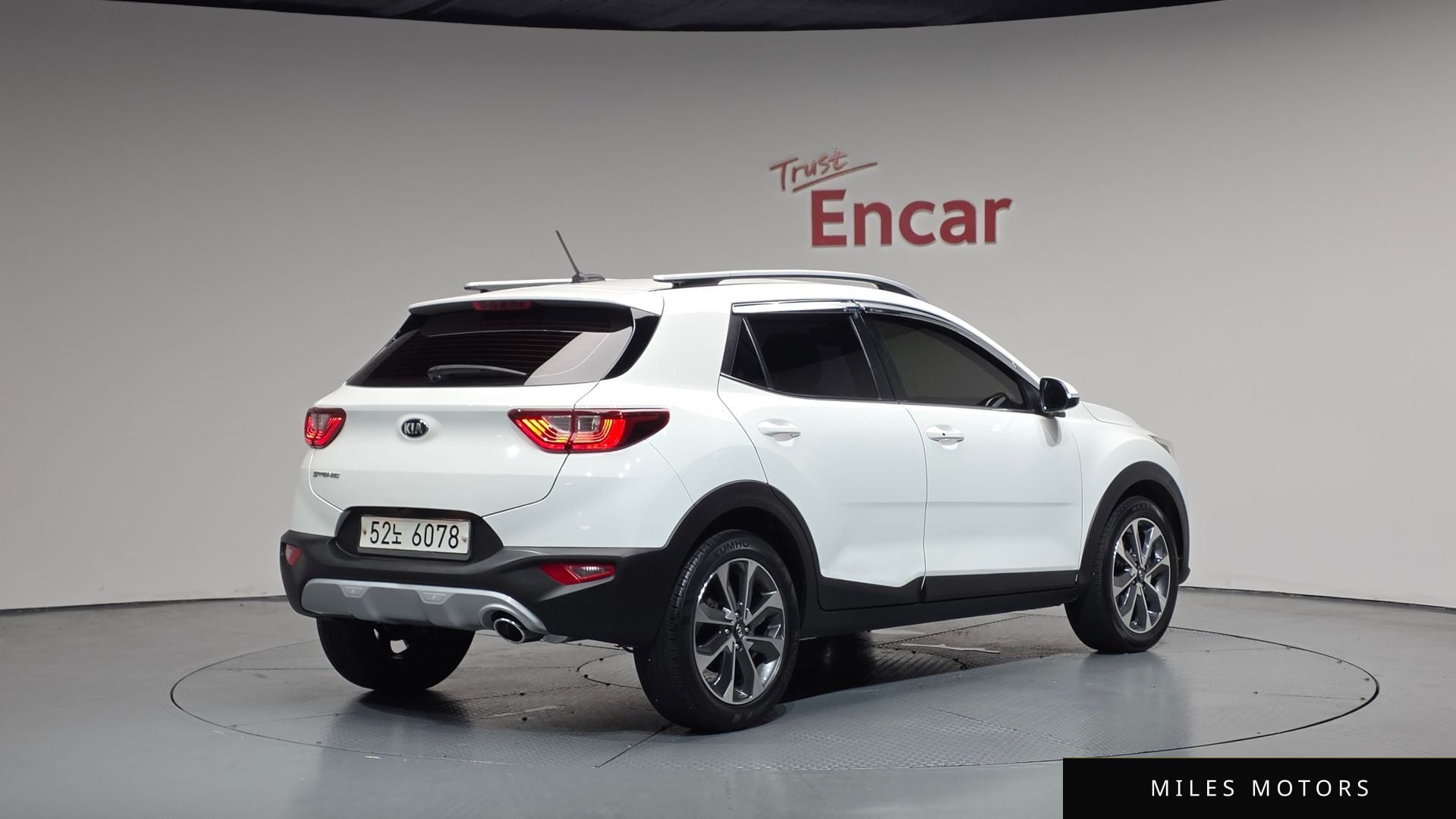 Kia Stonic 2018 — фото 1 из 12