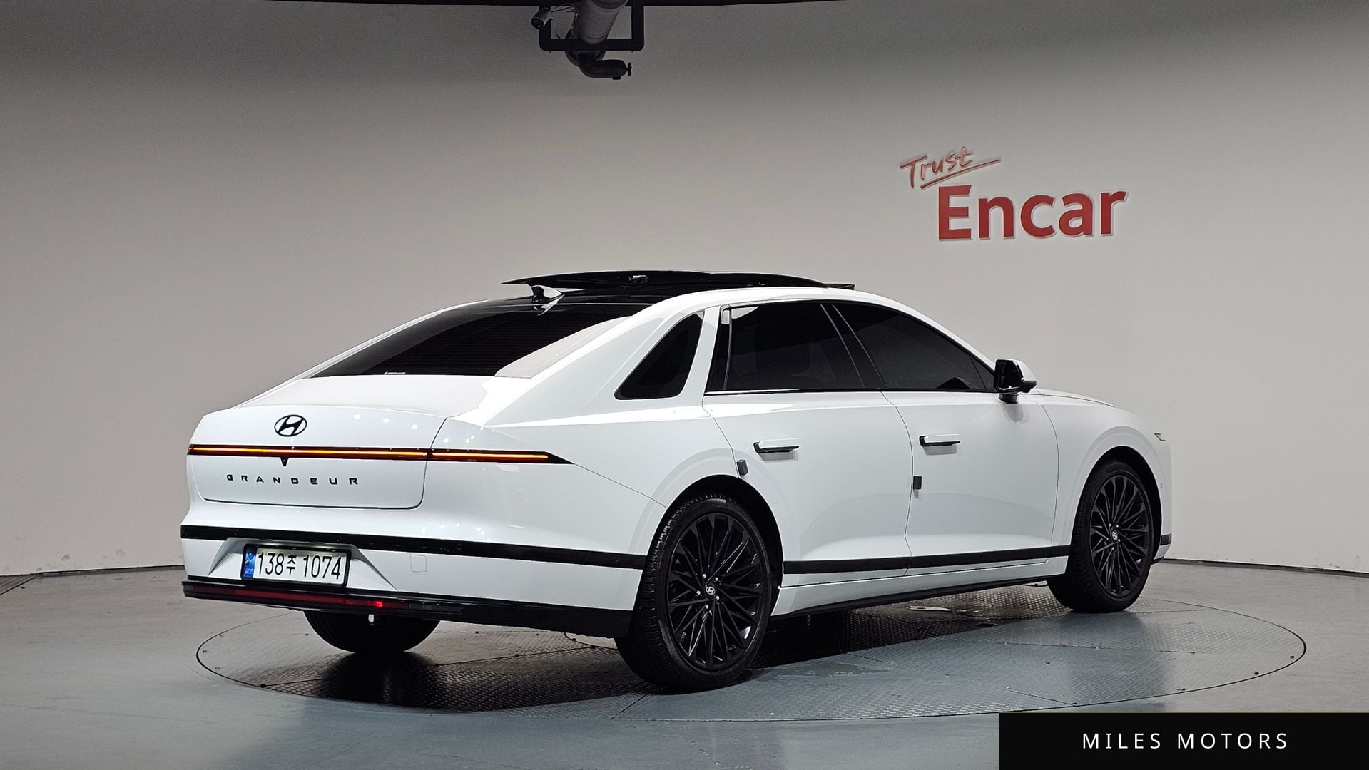 Hyundai Grandeur 2023 — фото 1 из 12