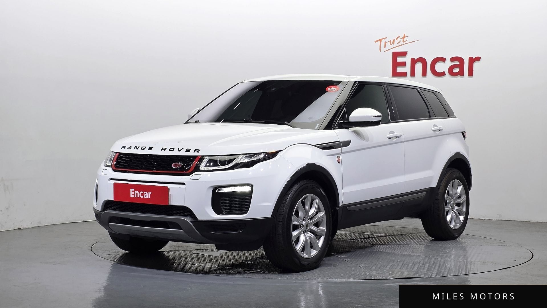 Land Rover Range Rover Evoque 2018 — фото 1 из 12