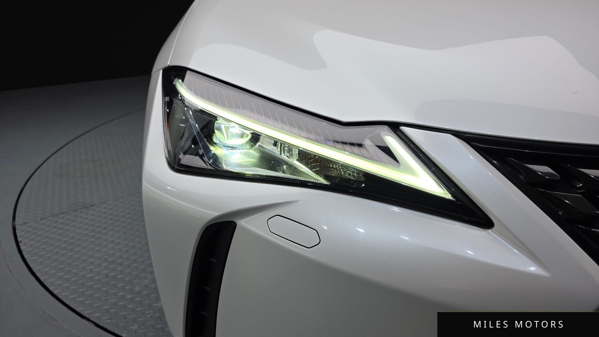 Лексус UX250h 2021 — миниатюра 8