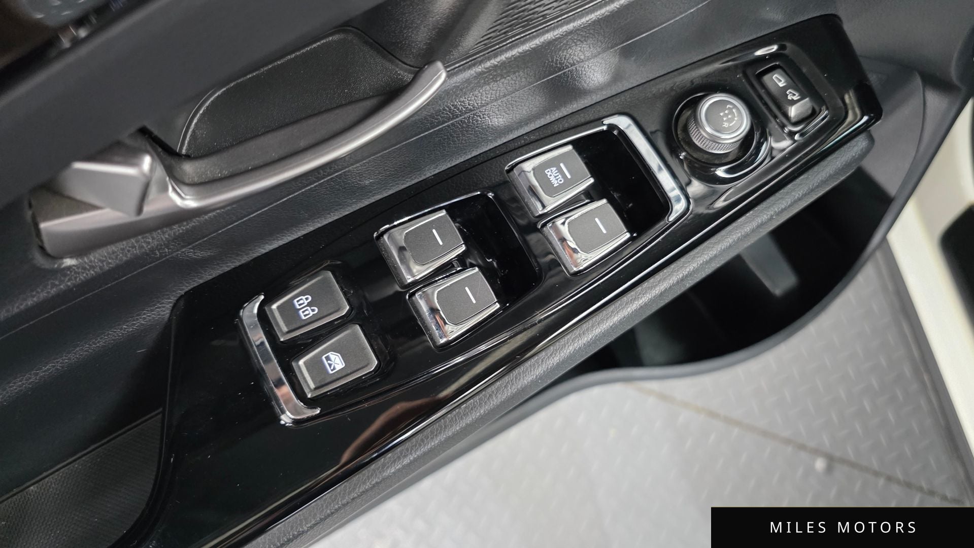 KG Mobility Beautiful Korando 2019 — миниатюра 12