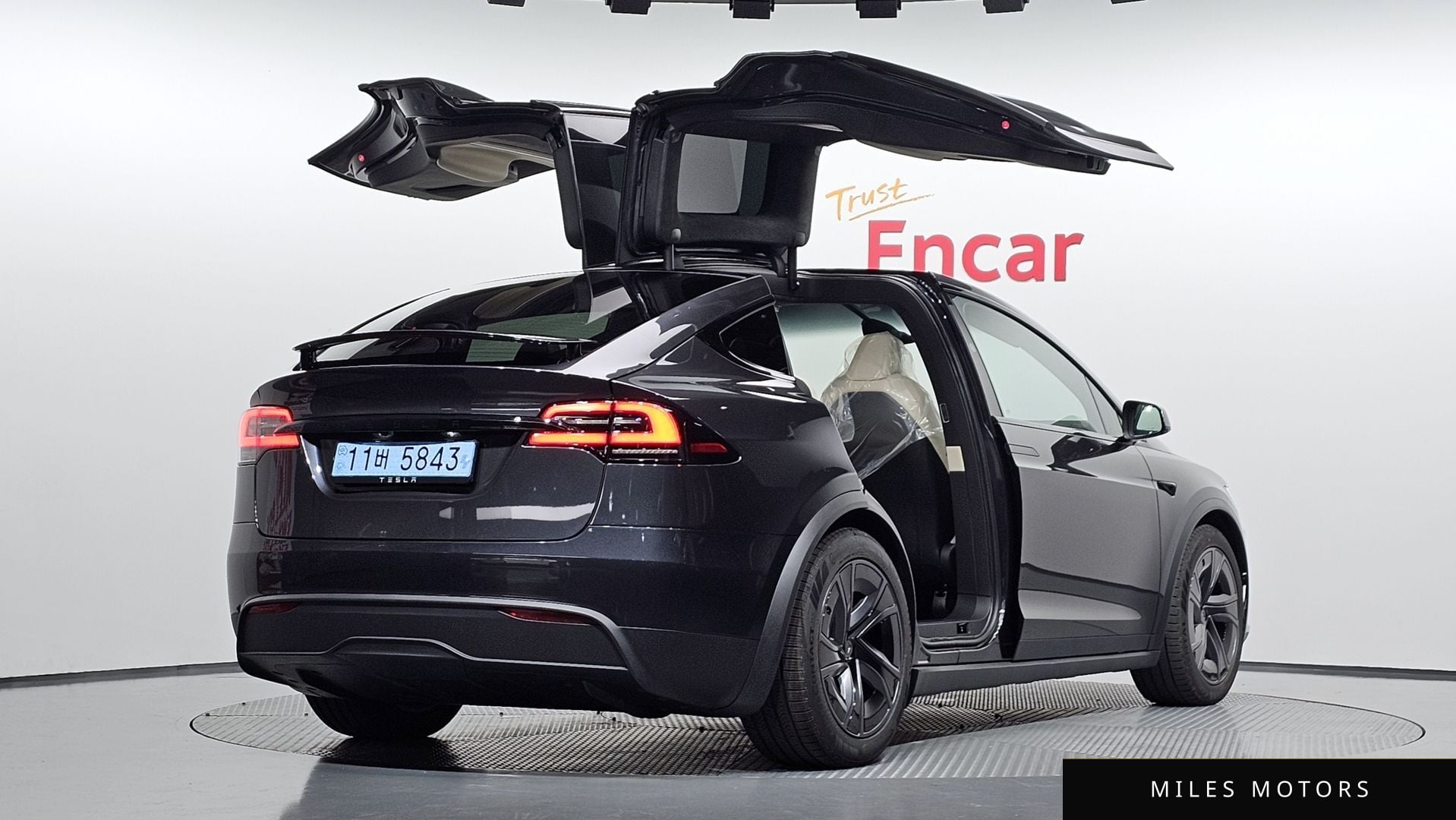 Tesla Model X 2026 — миниатюра 2