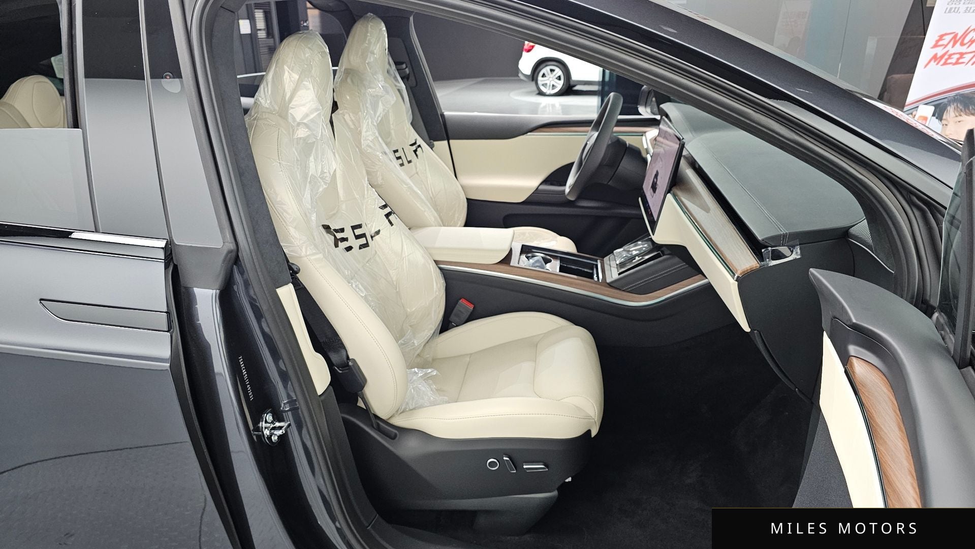 Tesla Model X 2026 — миниатюра 11