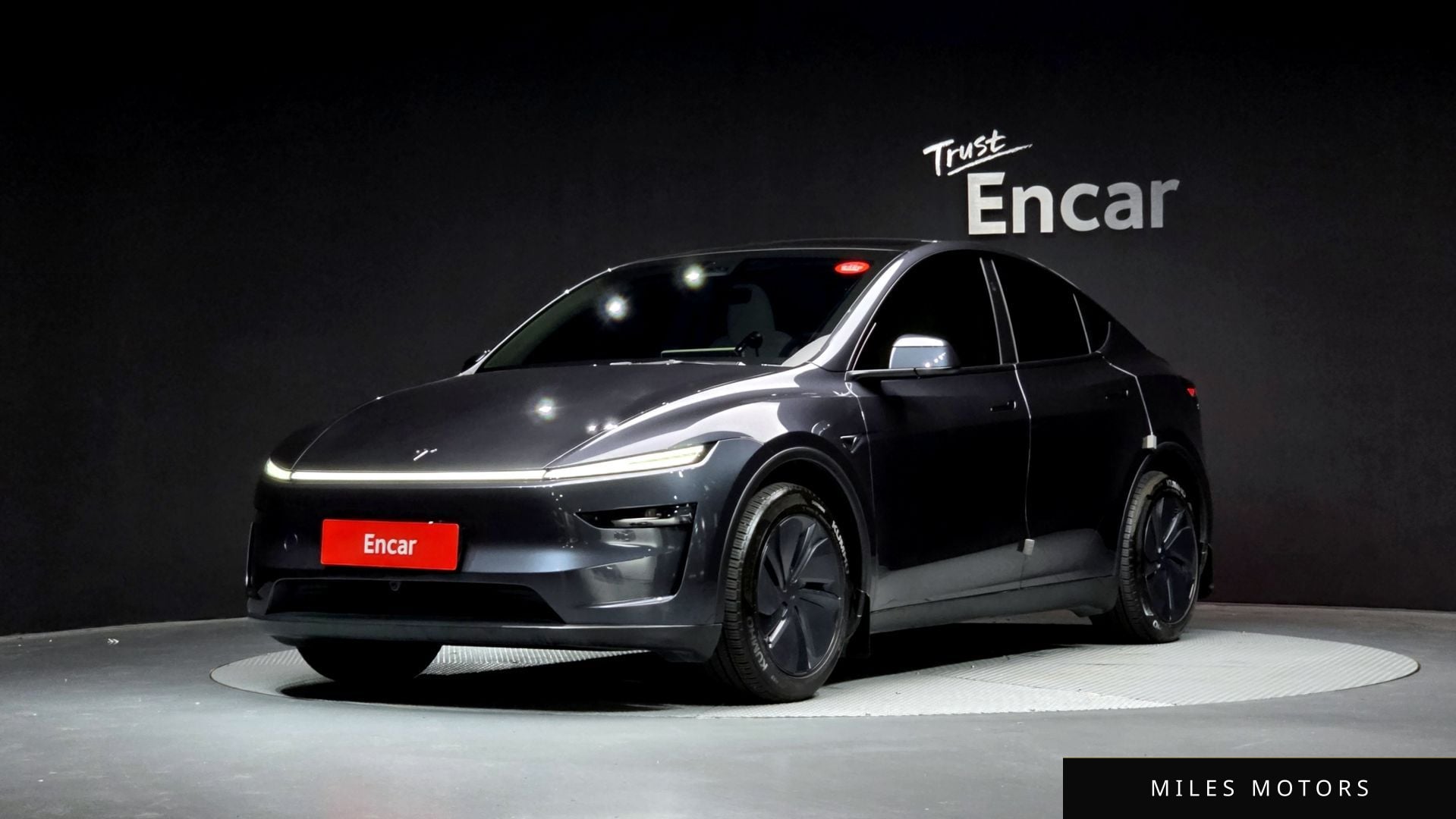 Tesla Model Y 2025 — фото 1 из 12