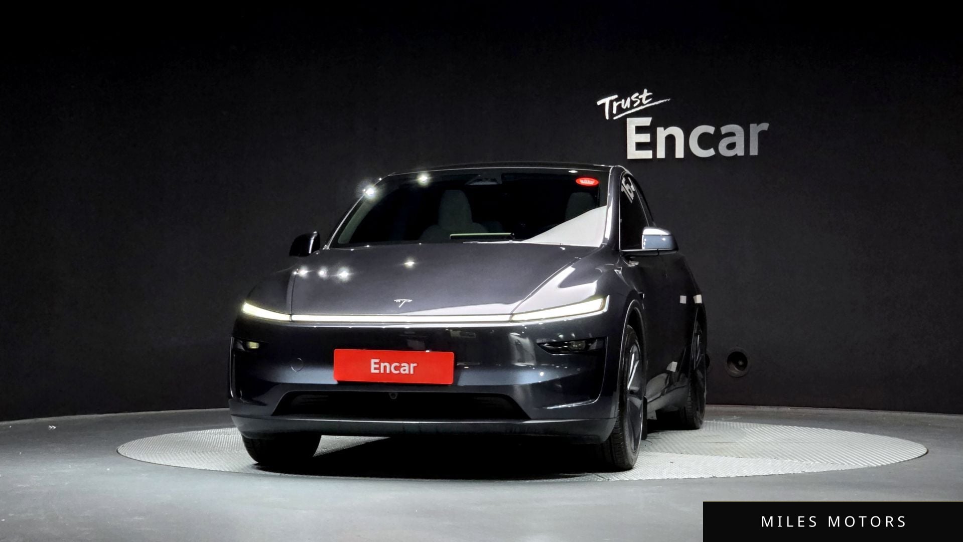 Tesla Model Y 2025 — миниатюра 3