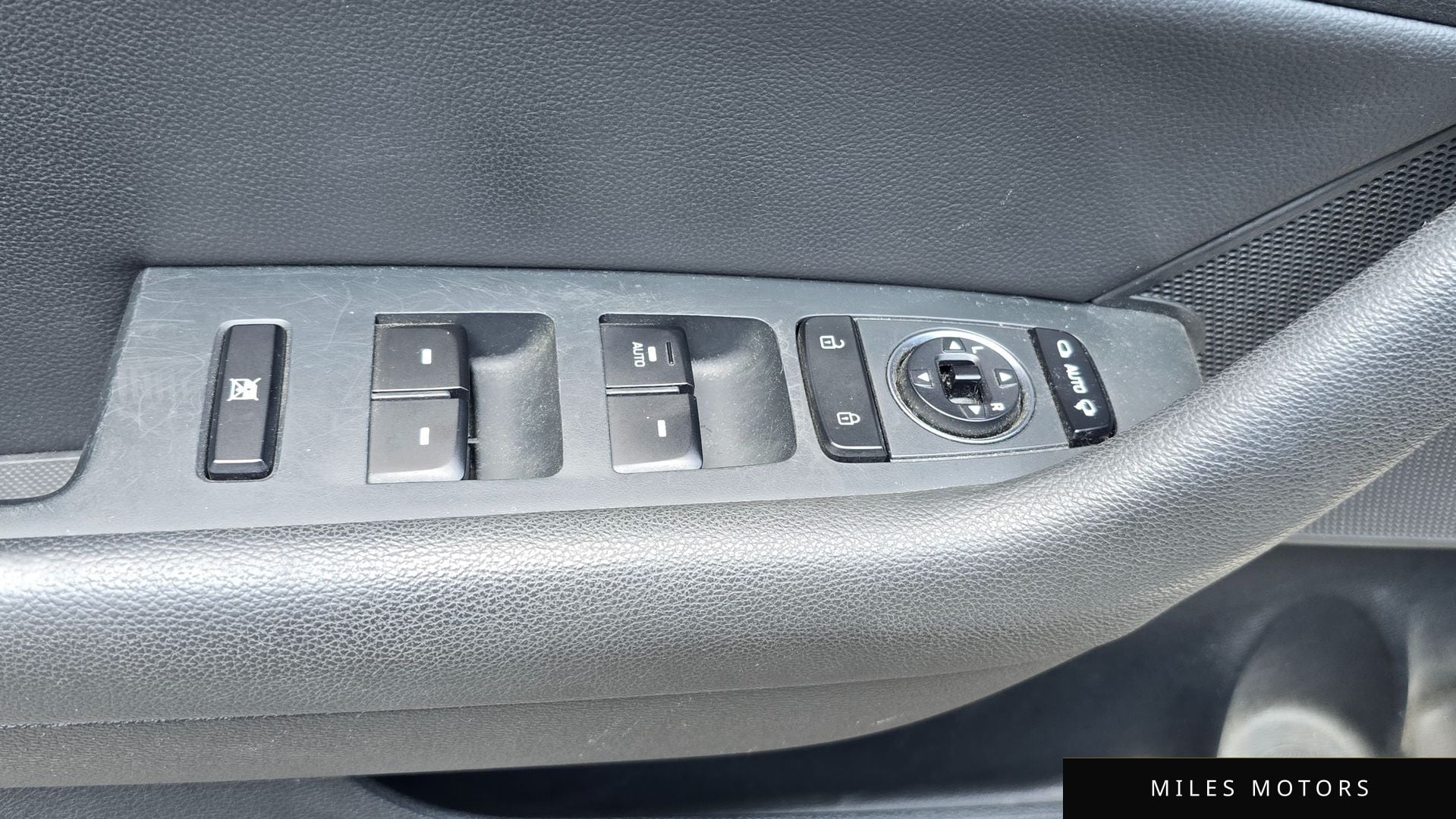 Hyundai Sonata 2016 — миниатюра 9