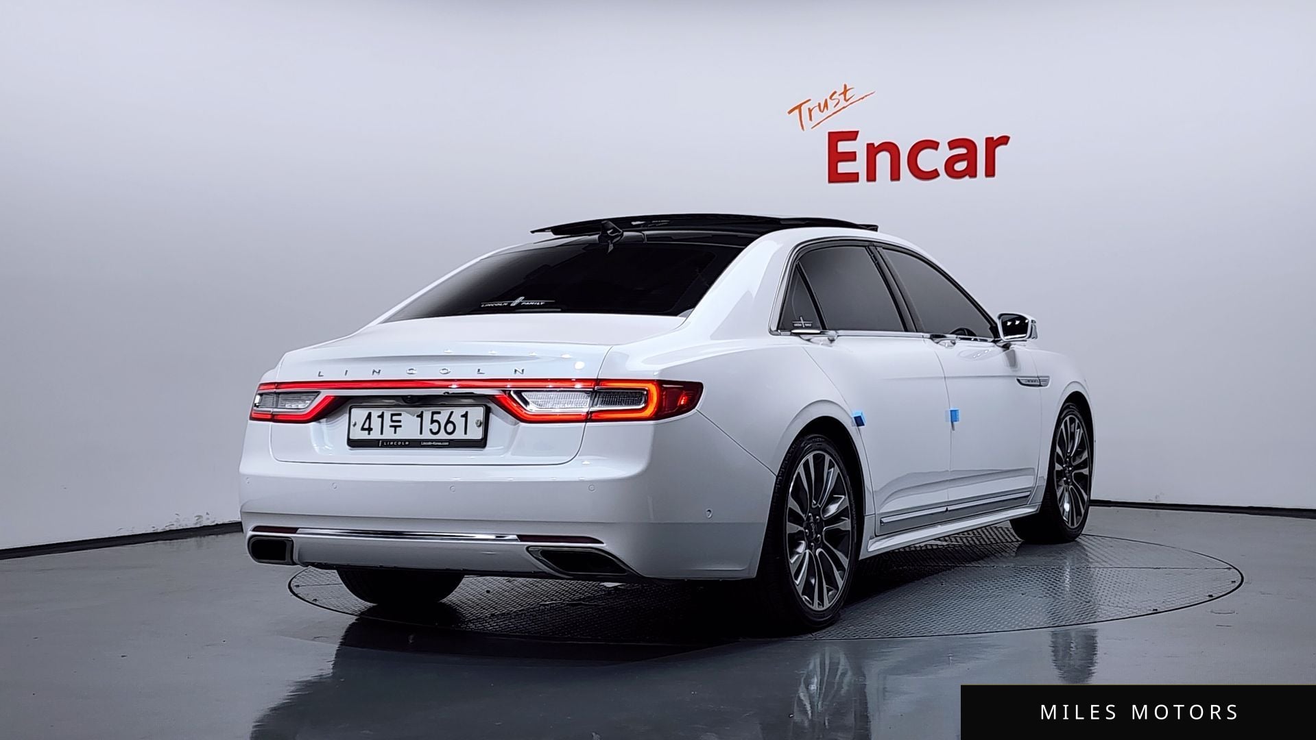 Lincoln Continental 2018 — миниатюра 2
