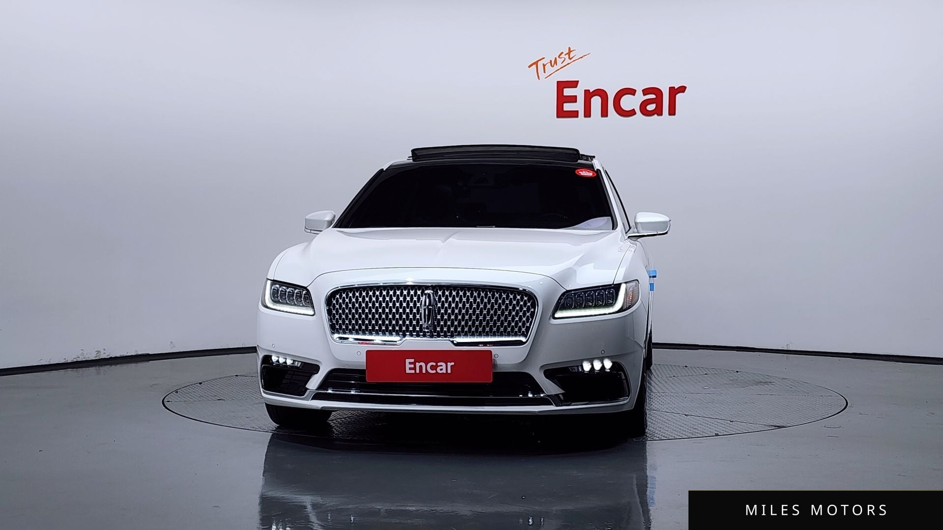 Lincoln Continental 2018 — миниатюра 3