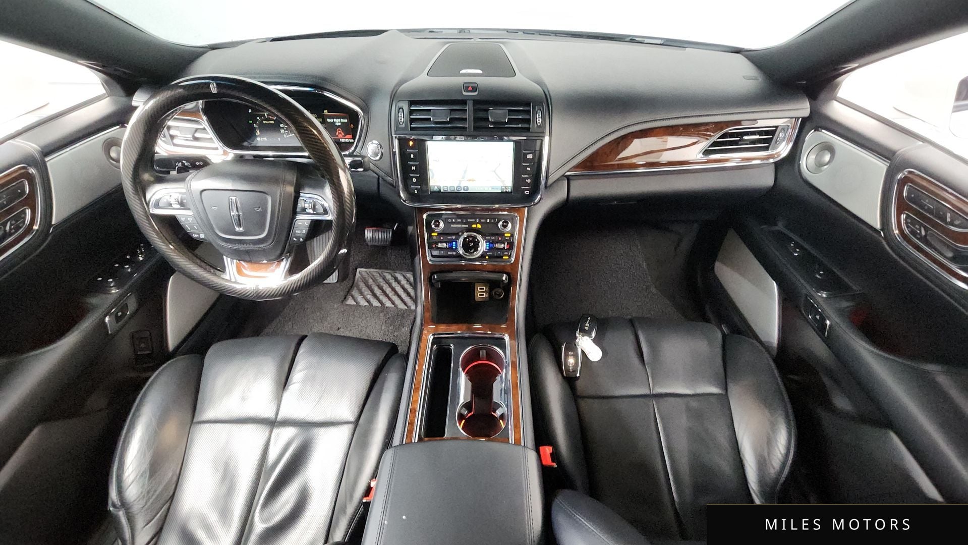 Lincoln Continental 2018 — миниатюра 10