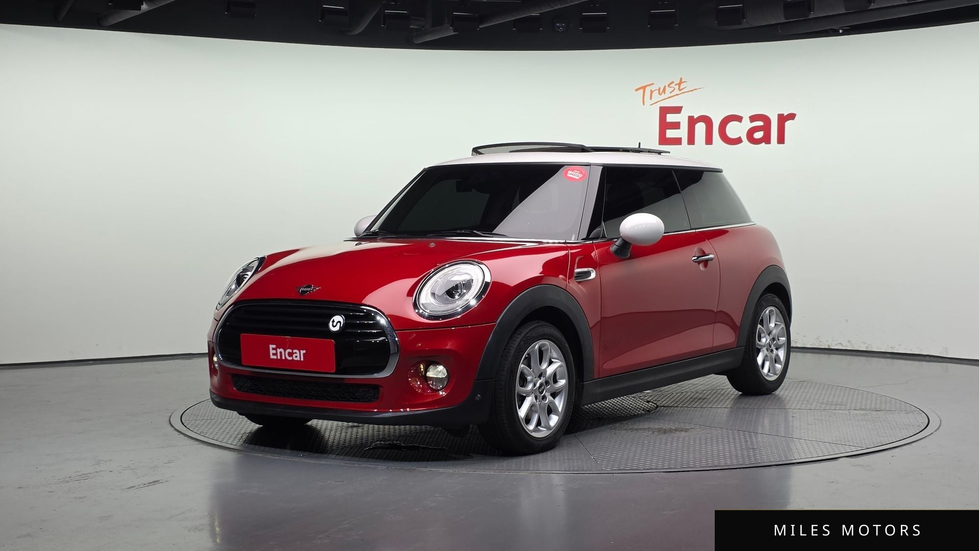 MINI Cooper D 2018 — фото 1 из 12