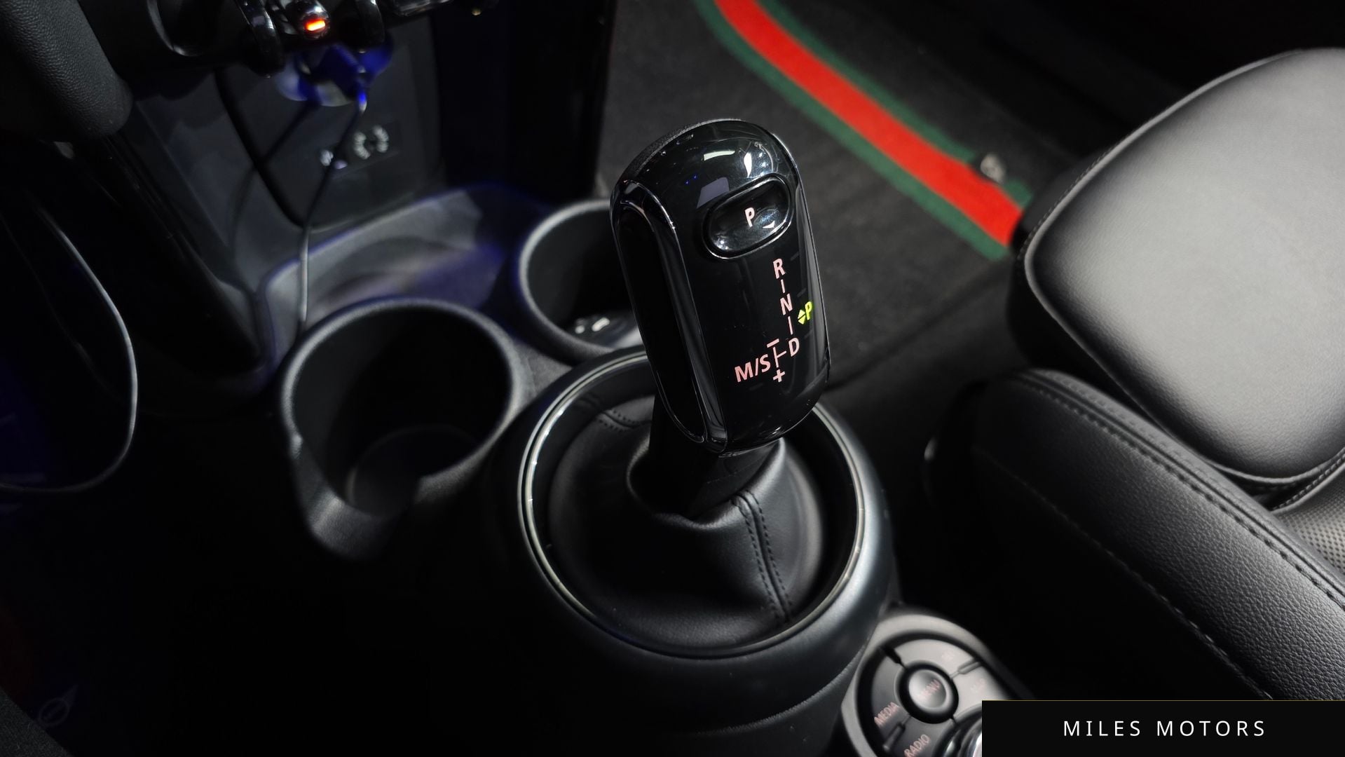 MINI Cooper D 2018 — миниатюра 12