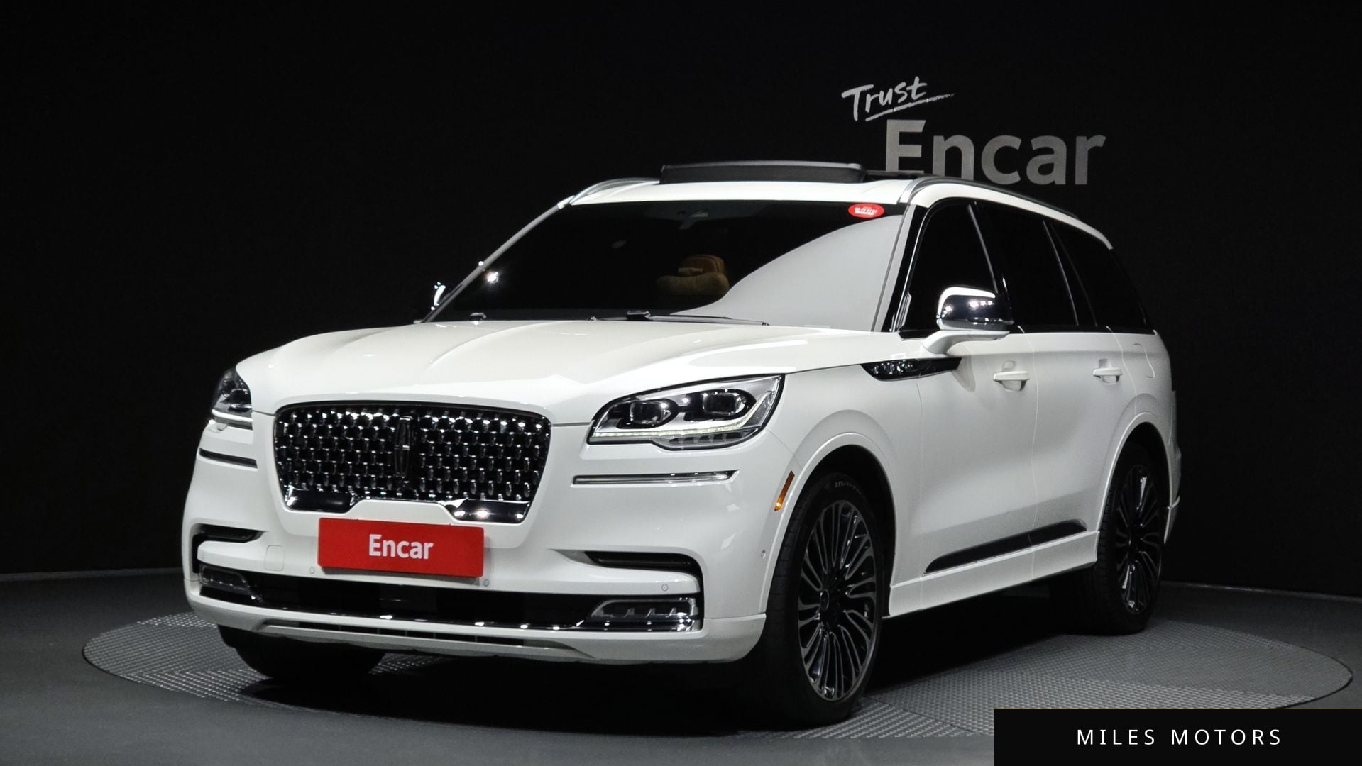 Lincoln Aviator 2022 — фото 1 из 12