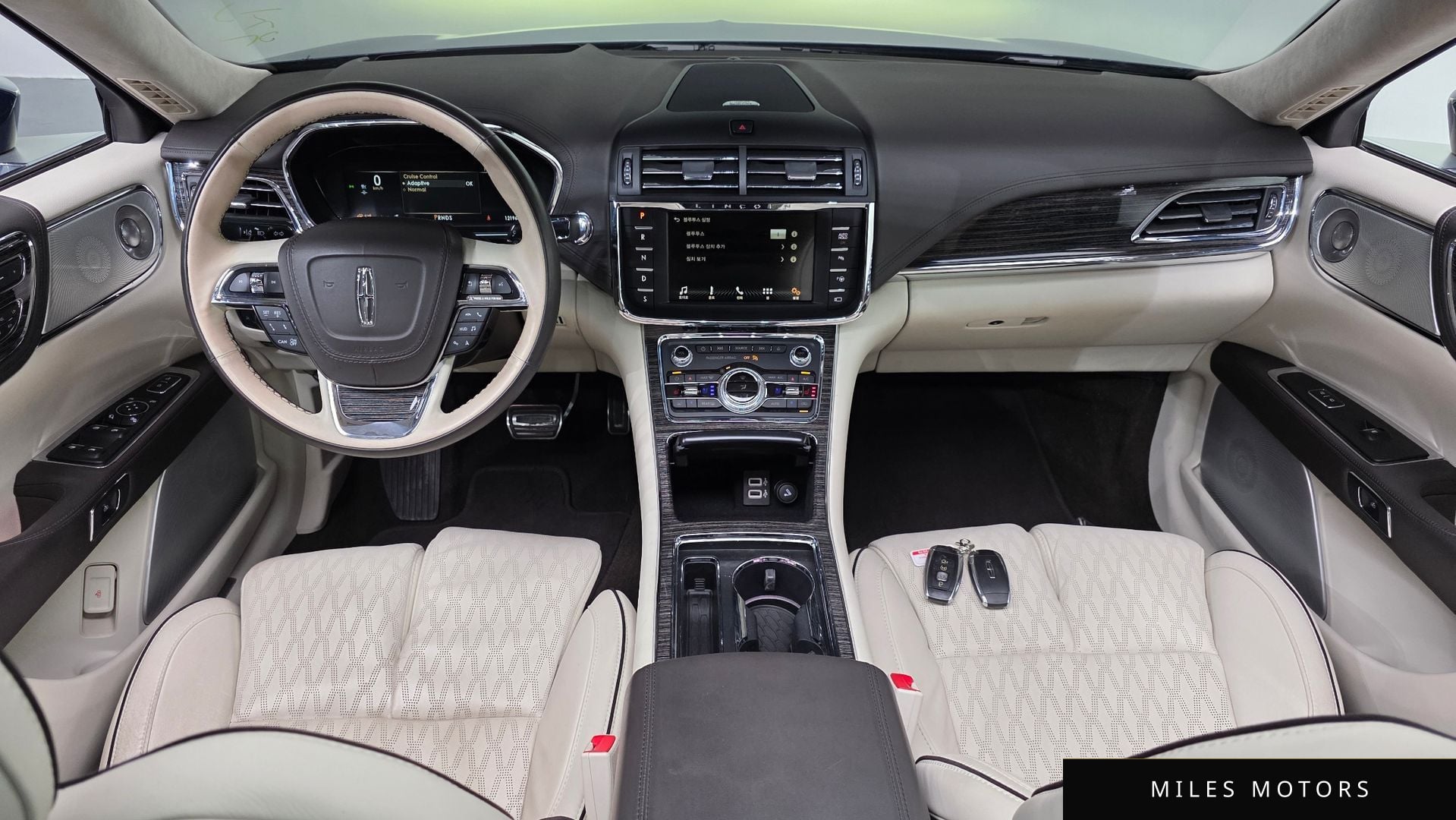 Lincoln Continental 2019 — миниатюра 10