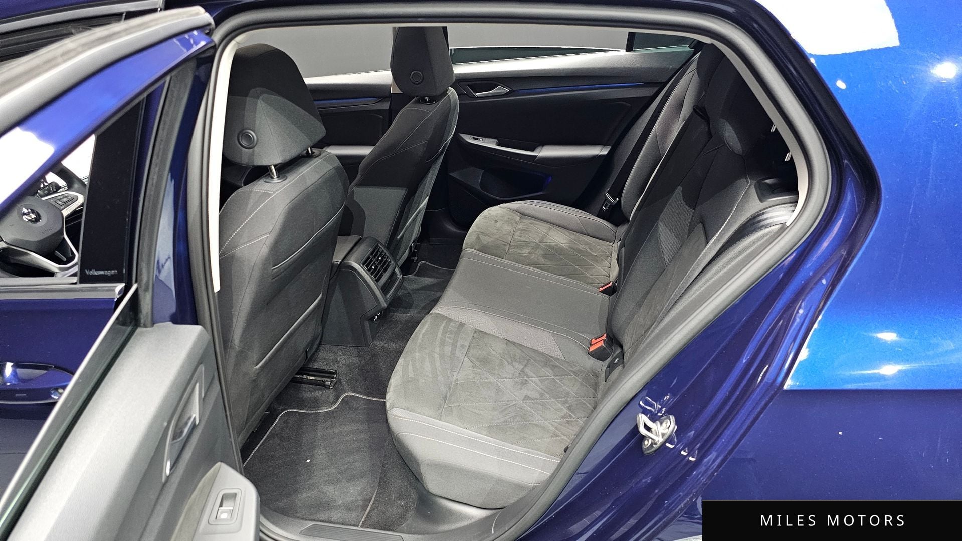 Volkswagen Golf 2023 — миниатюра 11