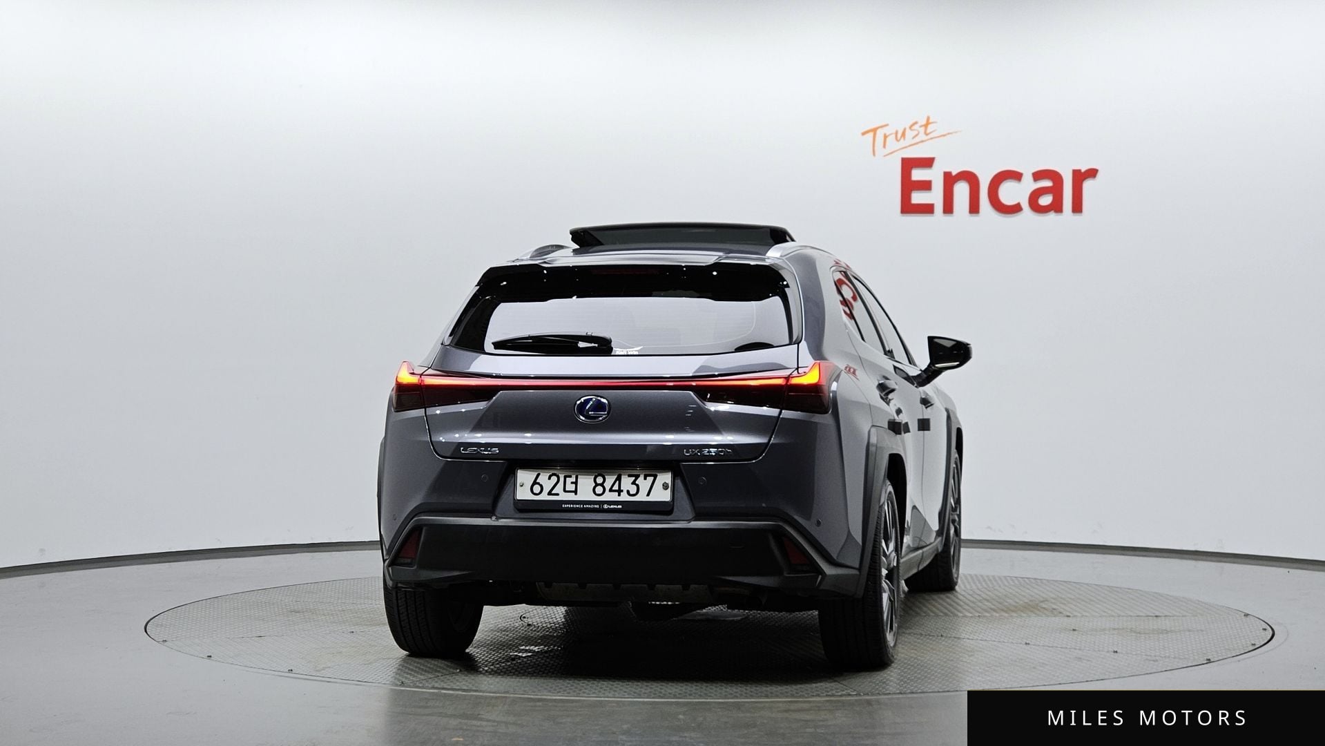 Лексус UX250h 2019 — миниатюра 3