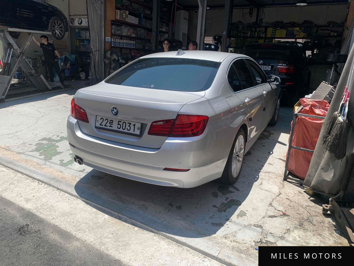 BMW 5 Series (F10) 2011 — миниатюра 2