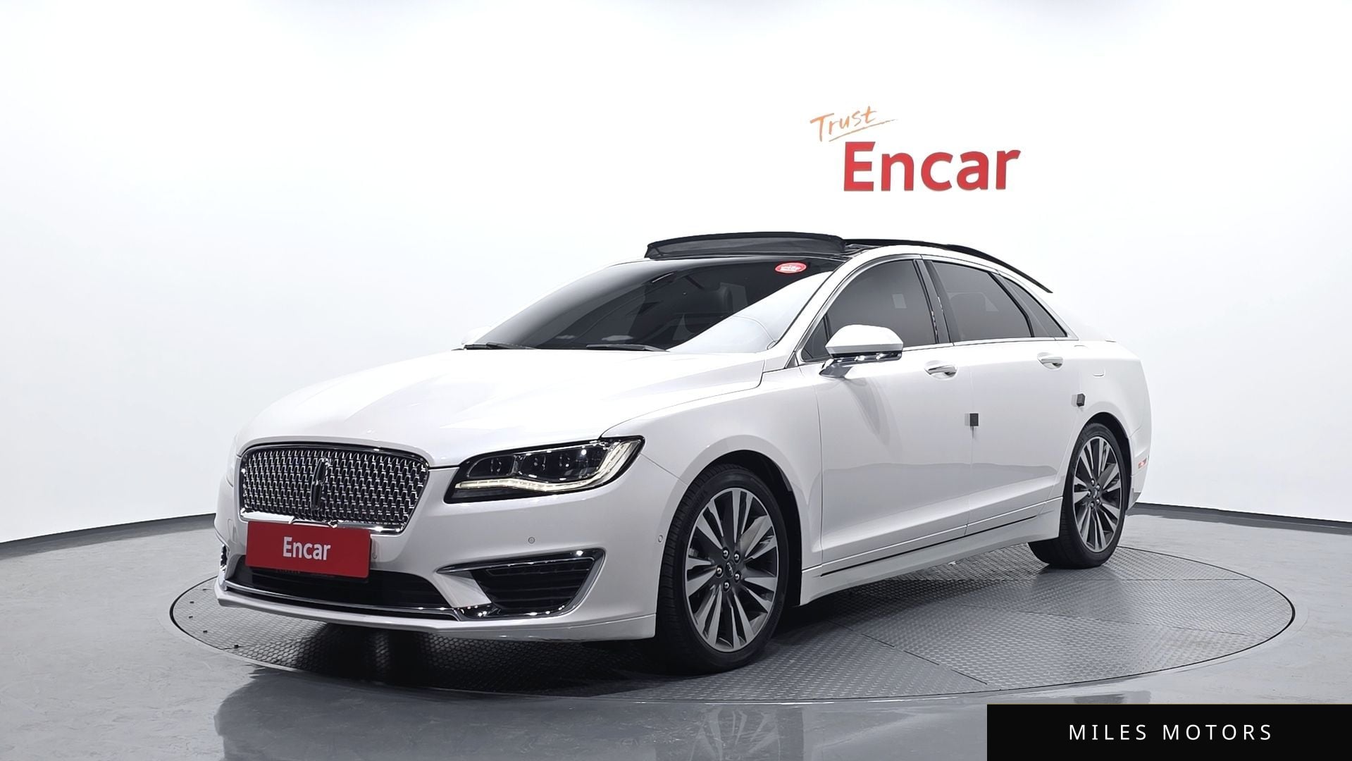 Lincoln MKZ 2017 — фото 1 из 12