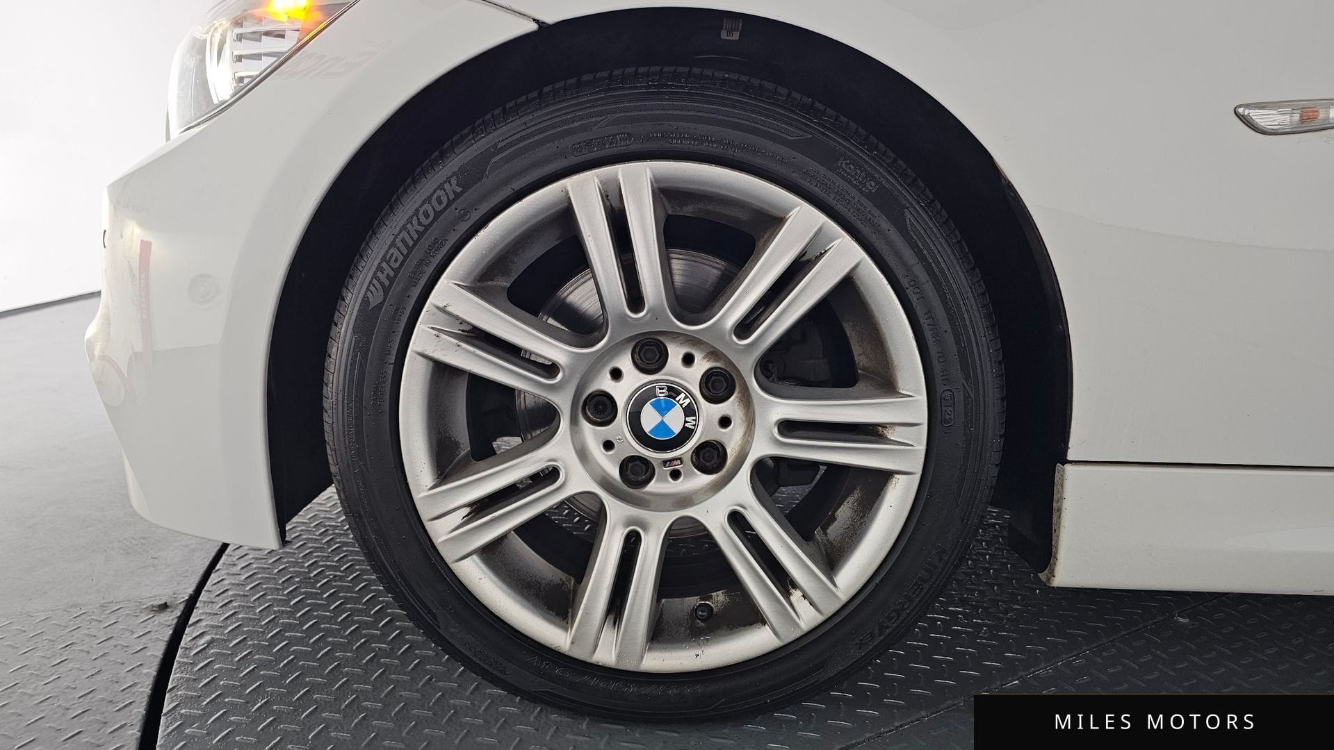 BMW 3 Series (E90) 2011 — миниатюра 5