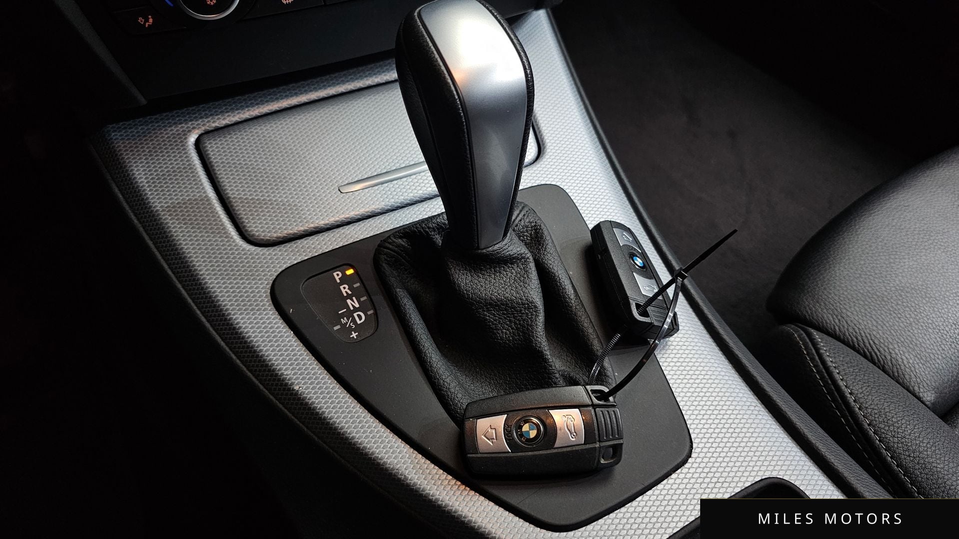 BMW 3 Series (E90) 2011 — миниатюра 9