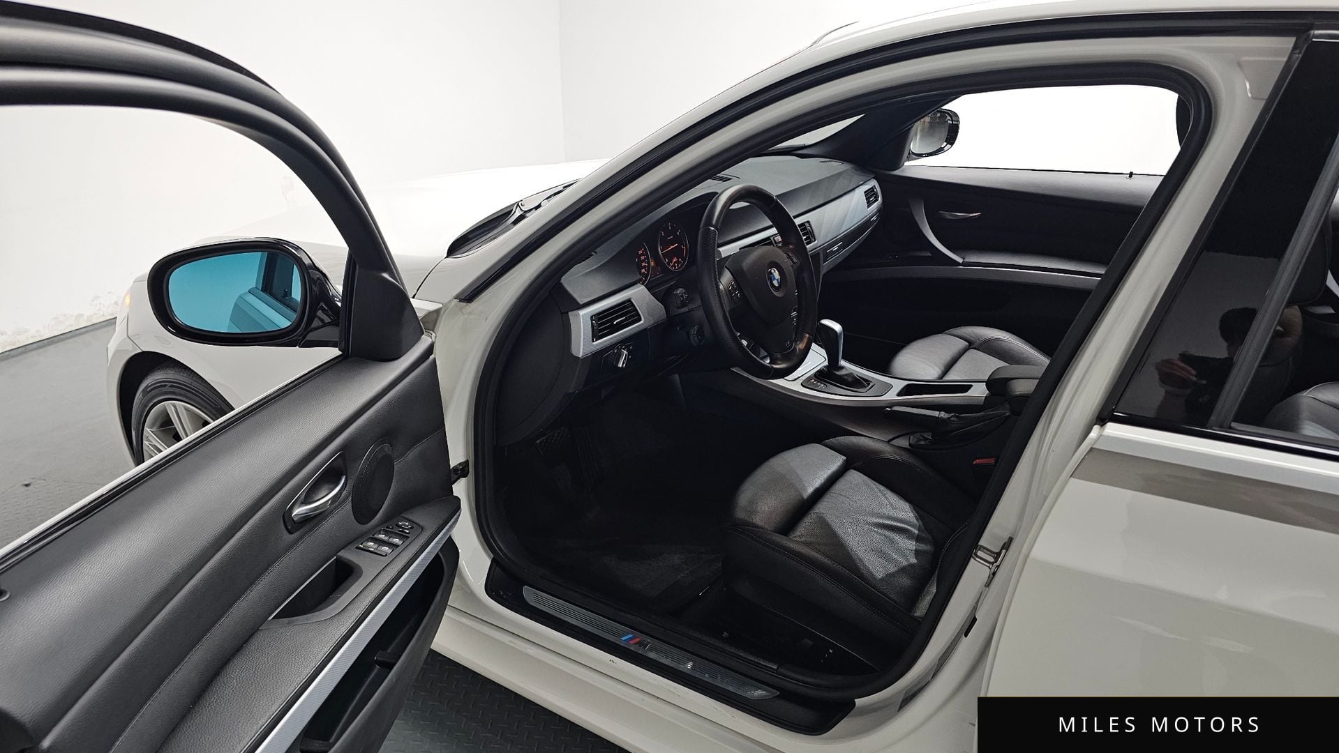 BMW 3 Series (E90) 2011 — миниатюра 10