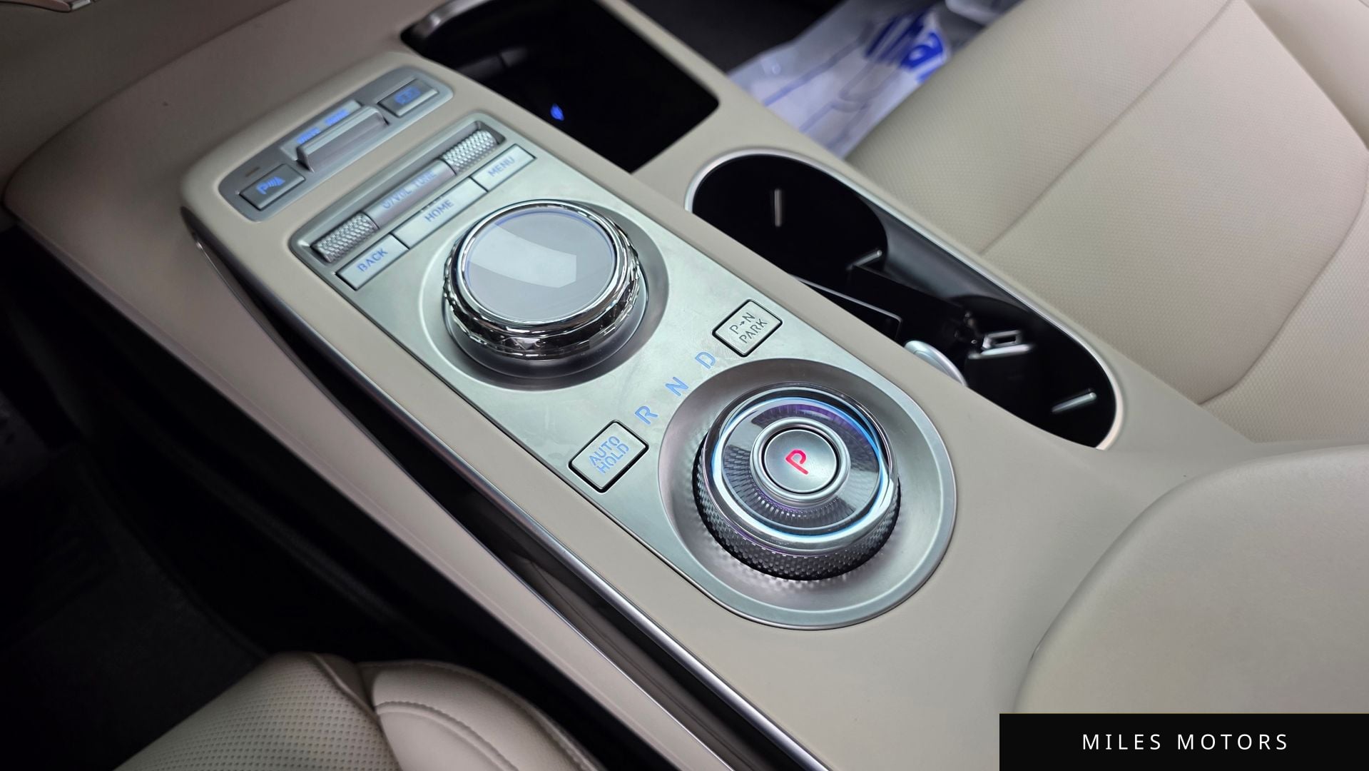 Genesis GV70 2022 — миниатюра 12