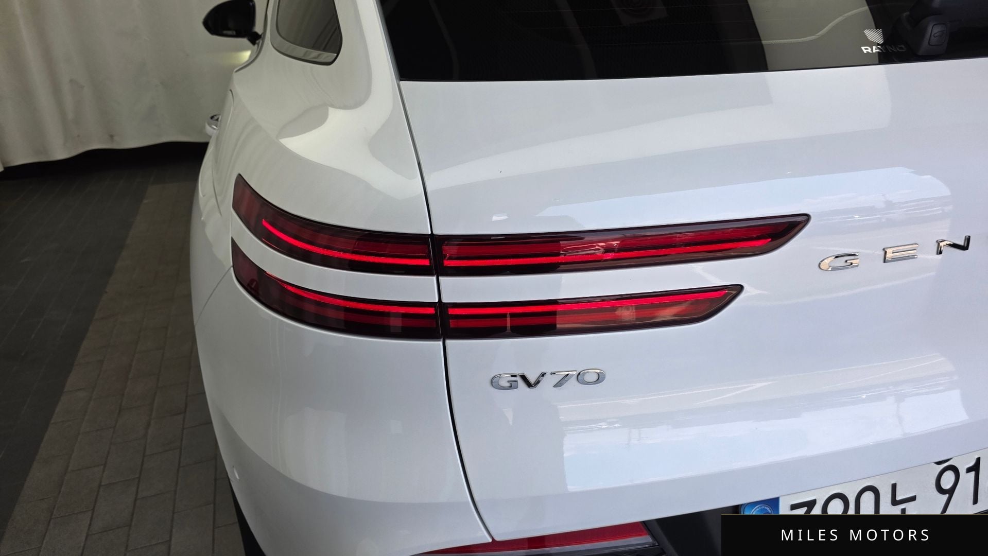 Genesis GV70 2022 — миниатюра 9