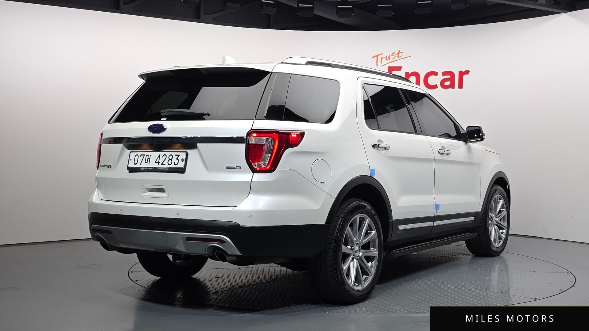 Ford Explorer 2017 — миниатюра 2
