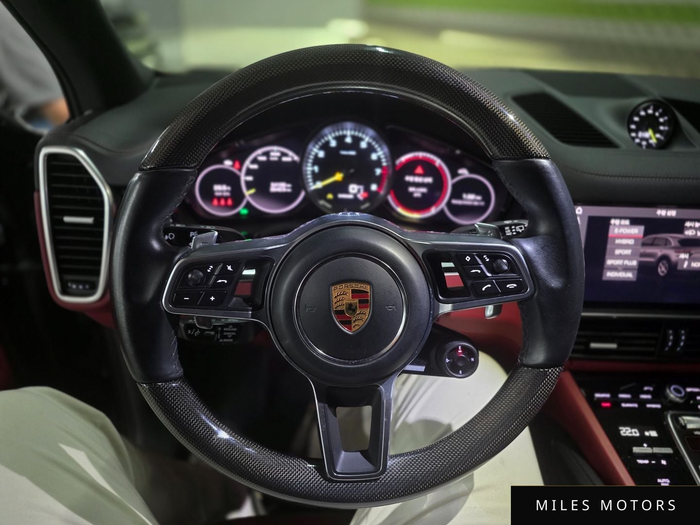 Porsche Cayenne 2021 — миниатюра 9
