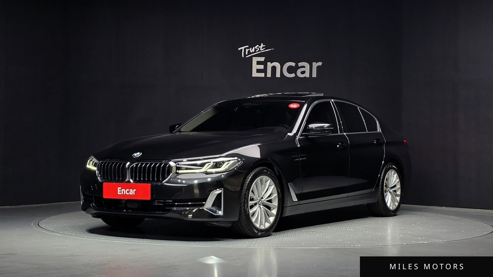 BMW 5 Series (G30) 2023 — фото 1 из 12